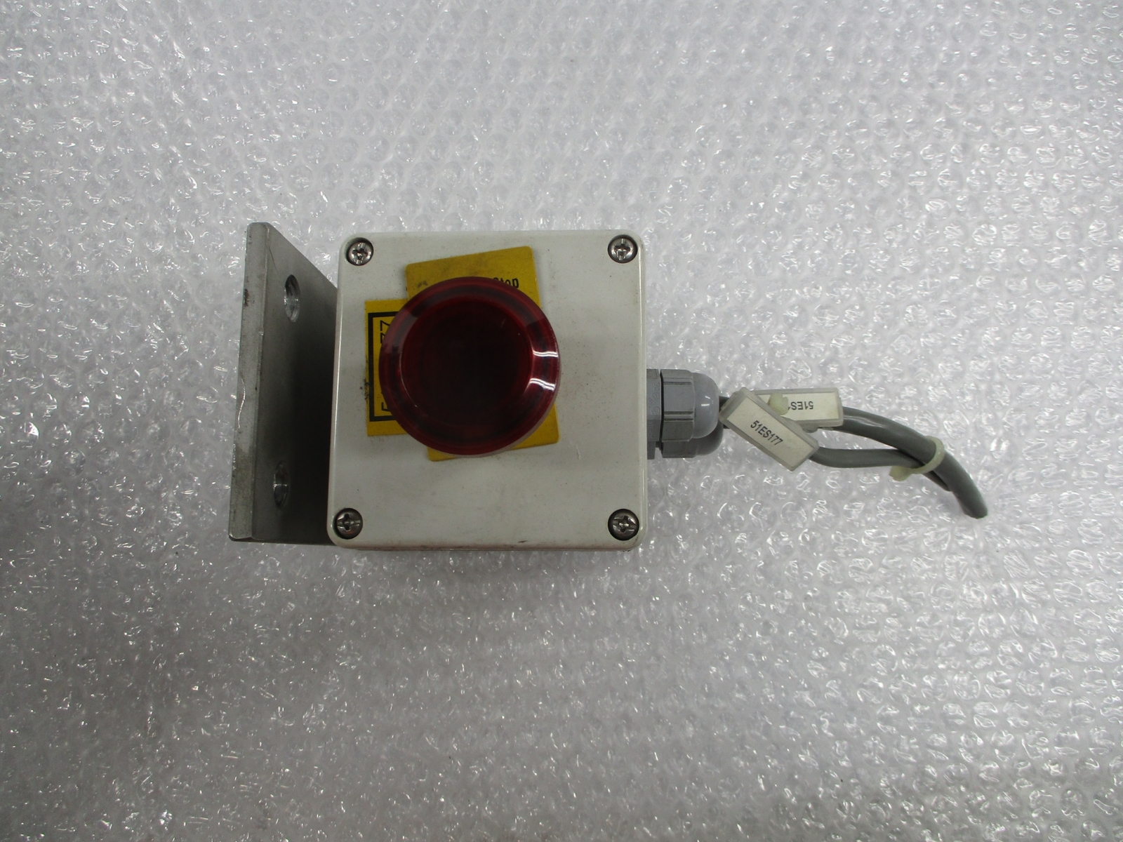 INDUSTRIAL SPARE 51ES177 PUSHBUTTON RED UNMP