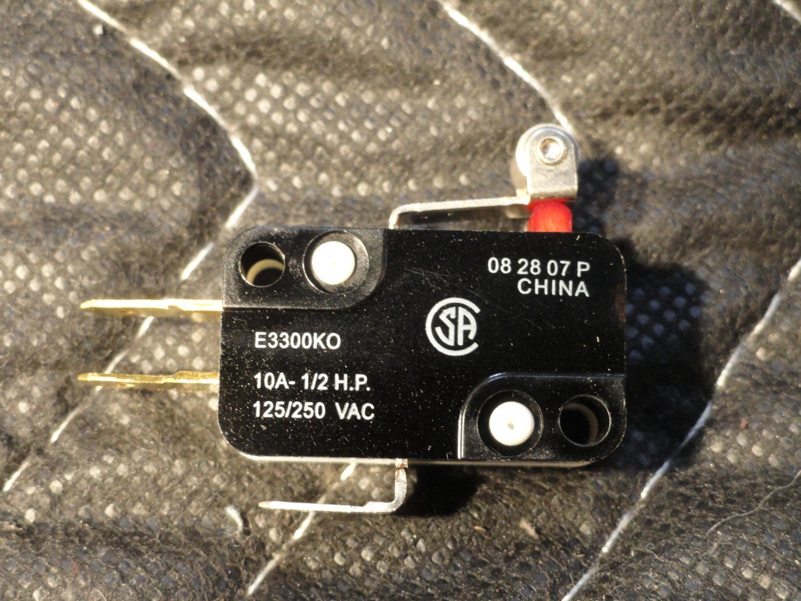 NEW "Old Stock" Cherry Micro Switch E3300KO - Lot of 40 pieces