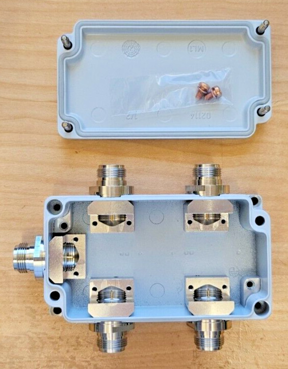NEW Huber+Suhner 9070.17.0008 5x Type-N(f) RF Microwave Enclosure Project Box