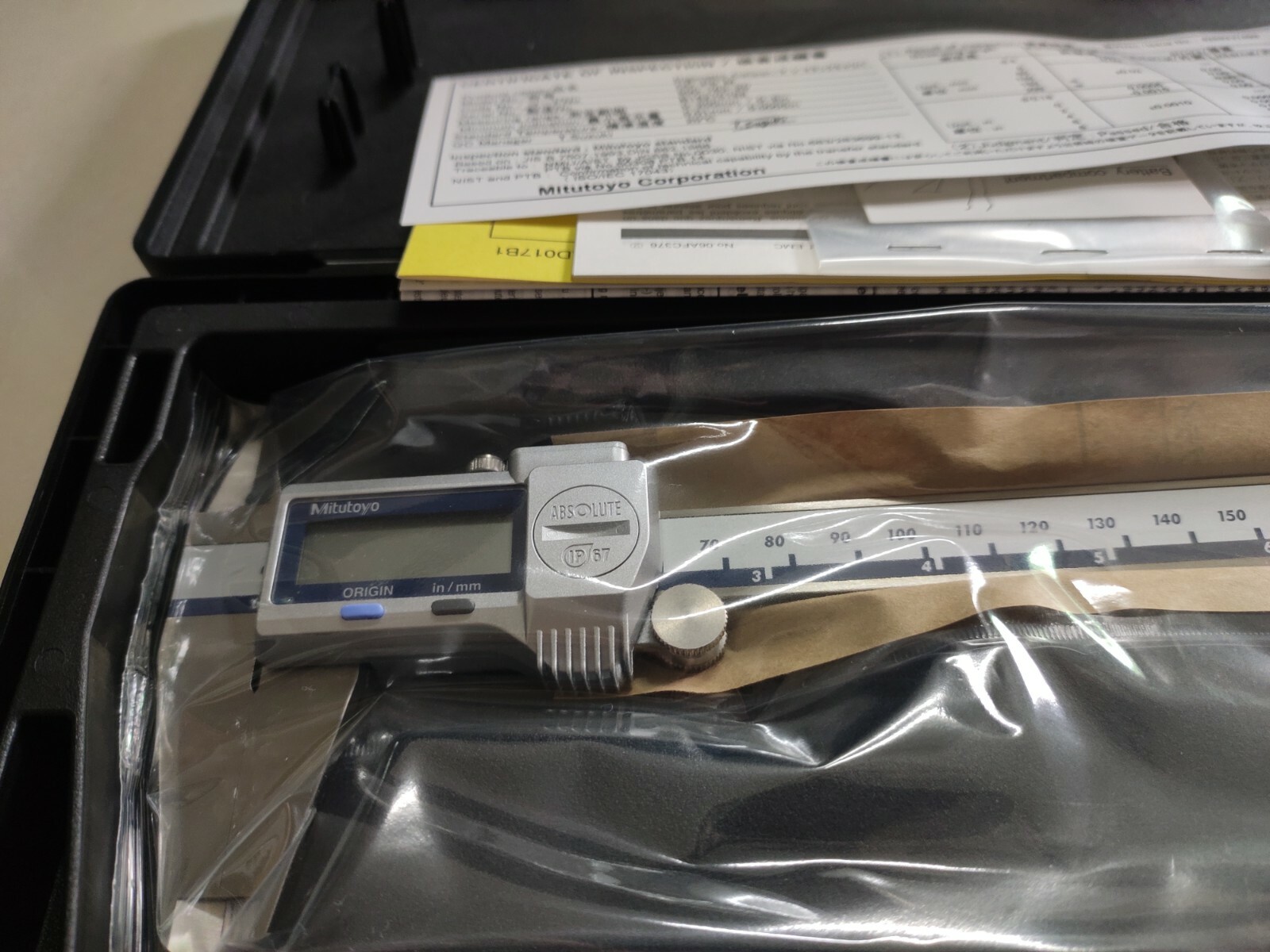 1 Pcs New Mitutoyo 500-763-20 Absolute Digital Caliper 0- 8In 0-200X0.01mm