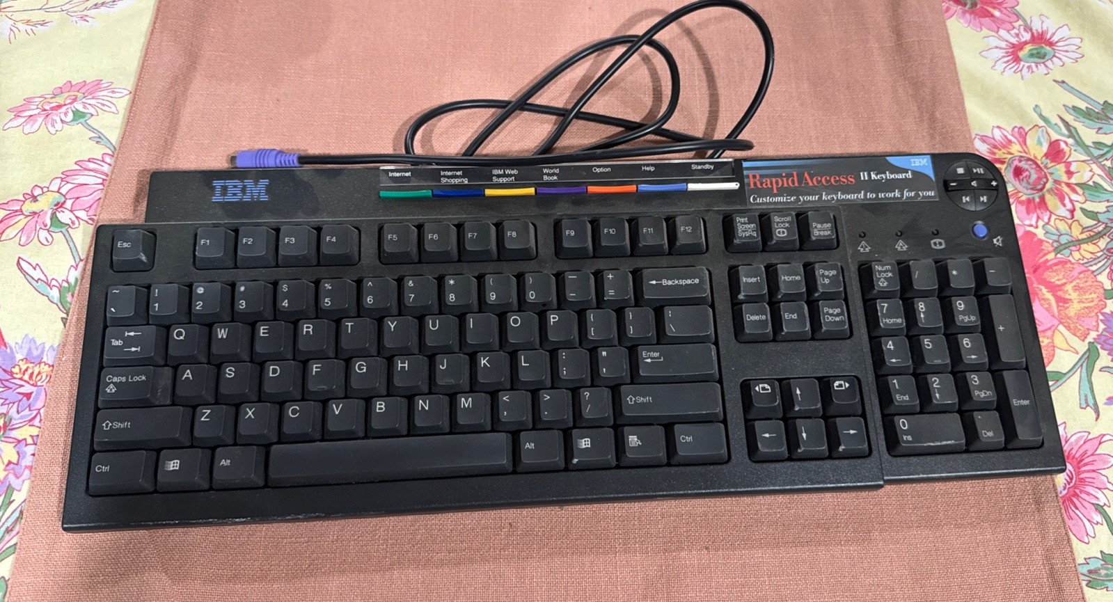 Vintage IBMComputer Keyboard KB-9930 PS/2 Connector