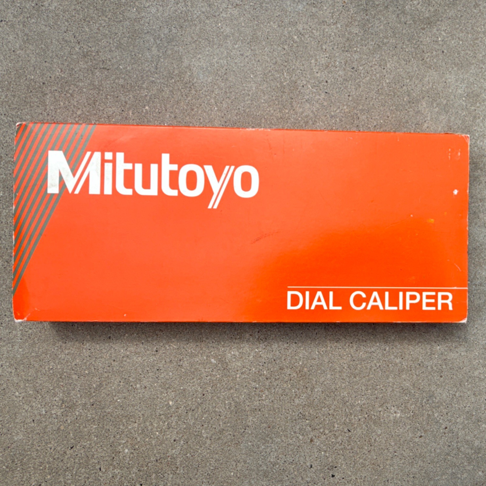Mitutoyo 505-676 Dial Caliper Shock Proof Stainless Hardened 8" White Dial