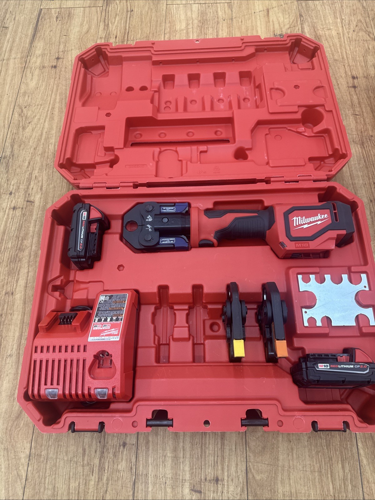 Milwaukee 2674-22p M18 Short Throw Press Tool Kit - Red