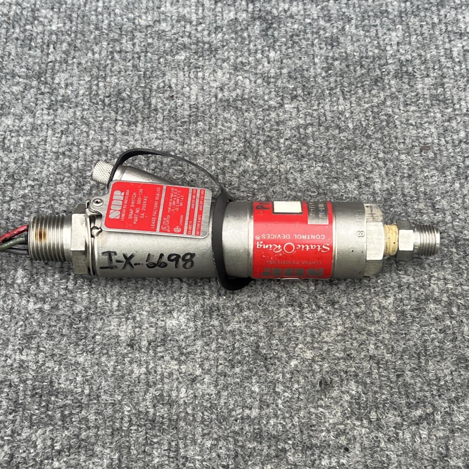 SOR Inc 500-139  9AH-EF5-A4-C1A Mini-Hermet Pressure Switch 5A 250VAC Used