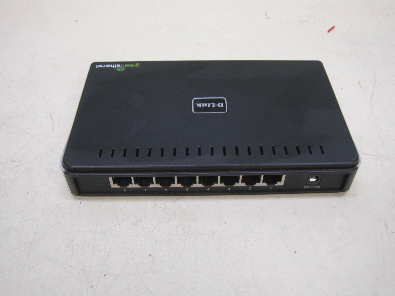 D-Link DGS-2208 Ethernet Switch 8-Port (No Power Adapter) Desktop Switch