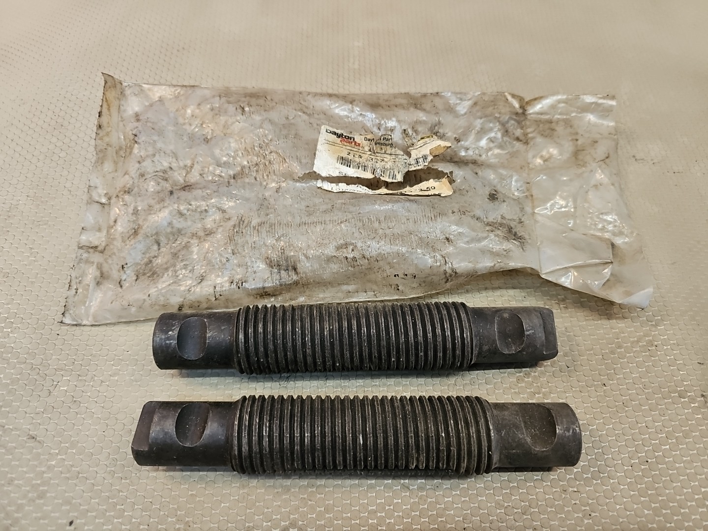 2x New Dayton 327-434 Threaded Spring Pin for Mack