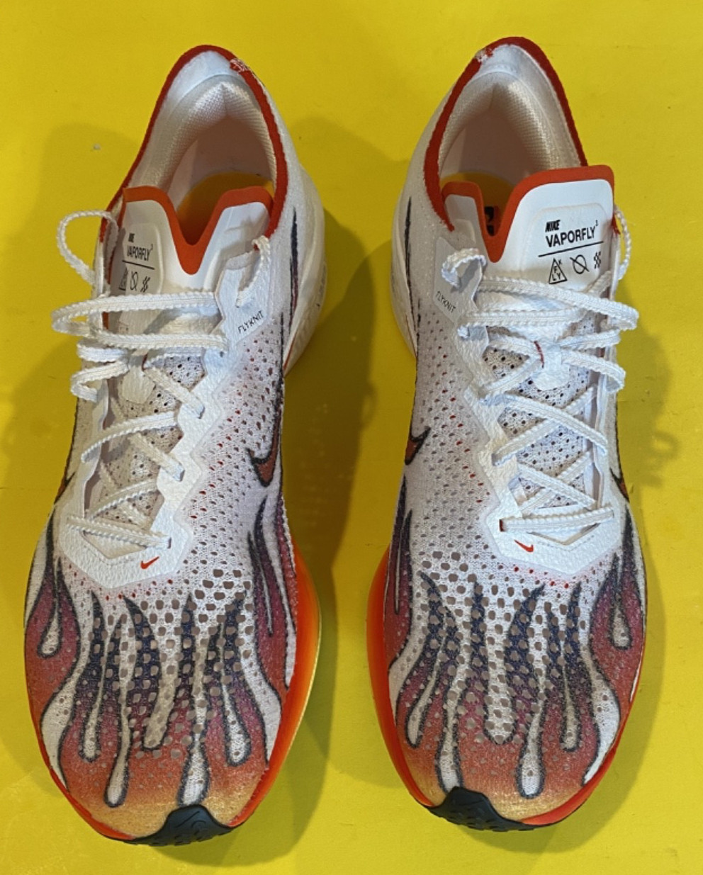 New ZOOMX VAPORFLY NEXT% 3 FK PRM Mens Size 12.5 White/Habanero Red-Black