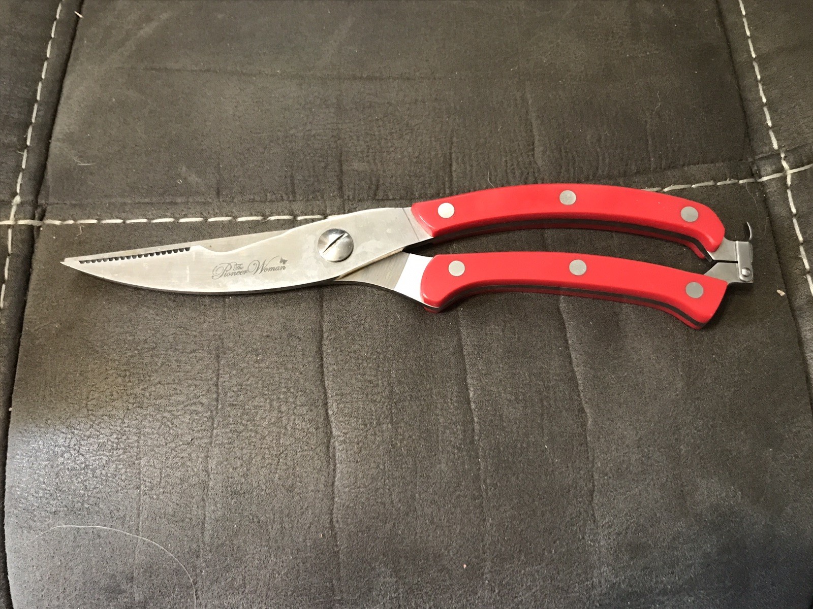 Pioneer Woman Red Kitchen Shears Scissors Poultry Pruning