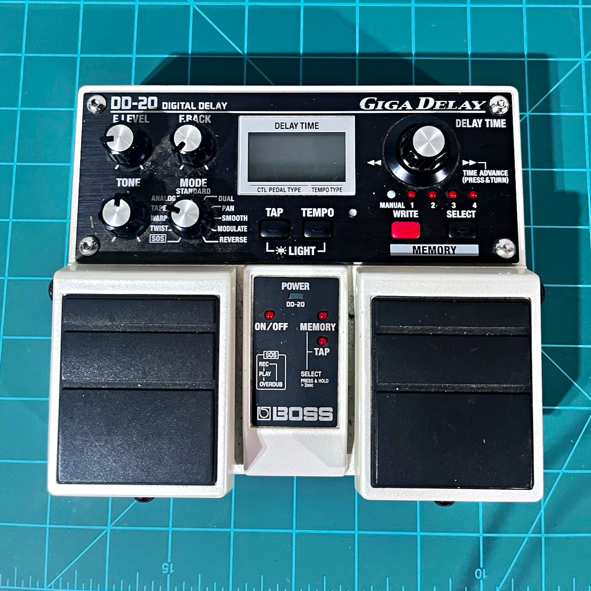 BOSS DD-20 Giga Delay Digital Delay Guitar Pedal for Electric Guitar