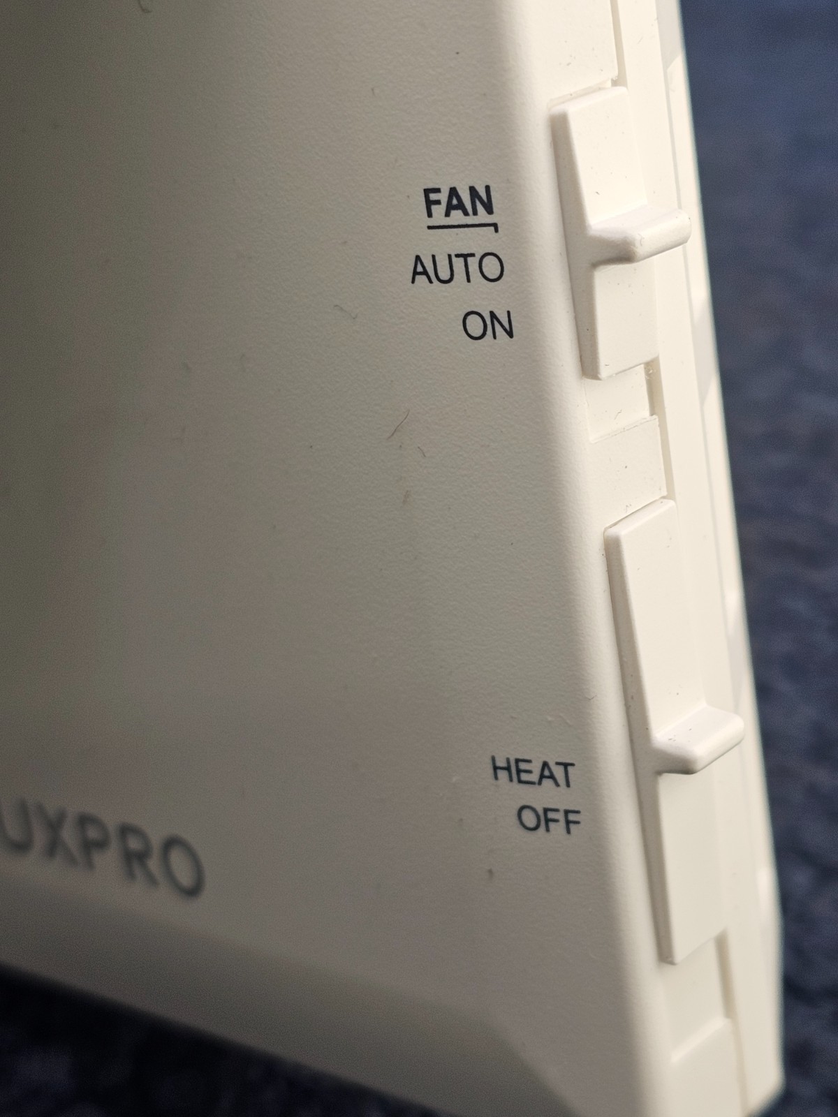 Lux Pro PSD010BF: Digital Non-Programmable Thermostat For Home