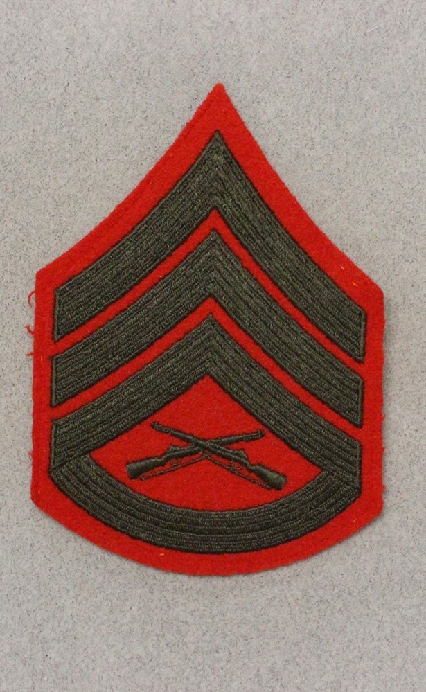 USMC Marine Chevron 631: Staff Sergeant (single) - green on red felt