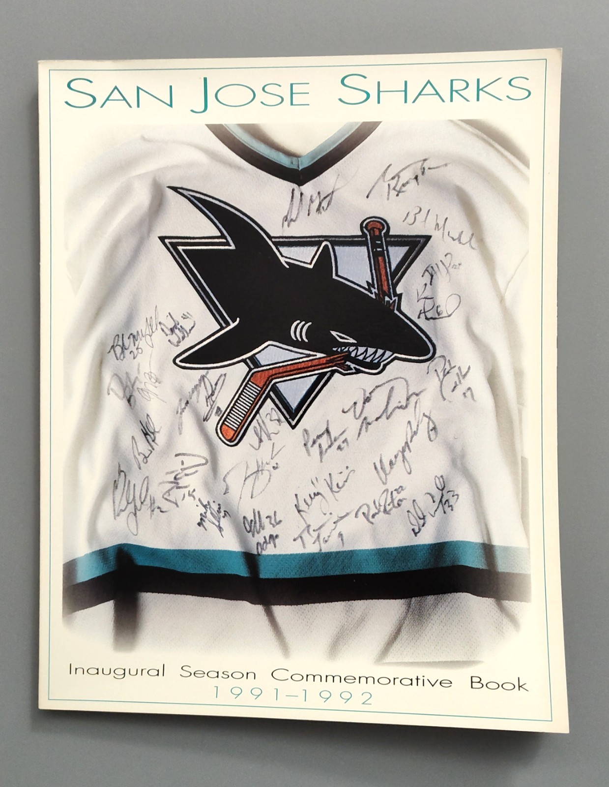 SAN JOSE SHARKS INAUGURAL SEASON COMMEMORATIVE BOOK 1991-1992 NHL