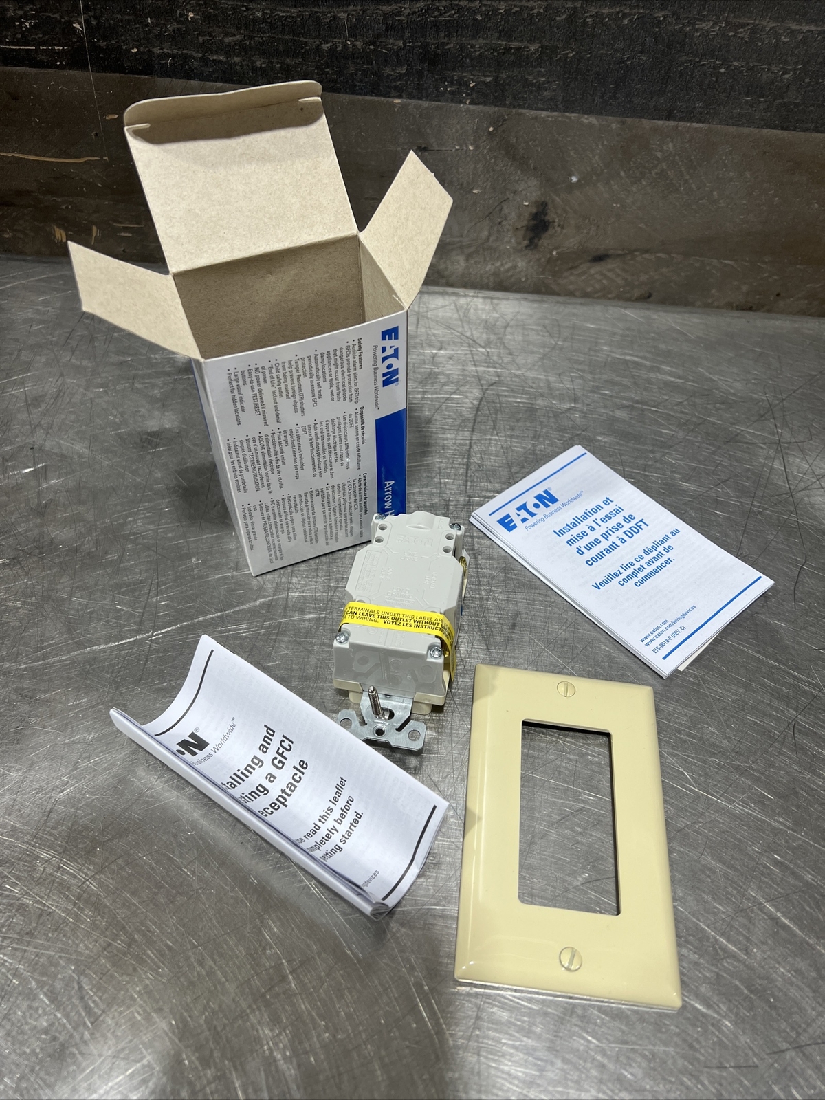 Eaton NSB TRSGFA15V Ivory Surge Protection Device Nos Surplus