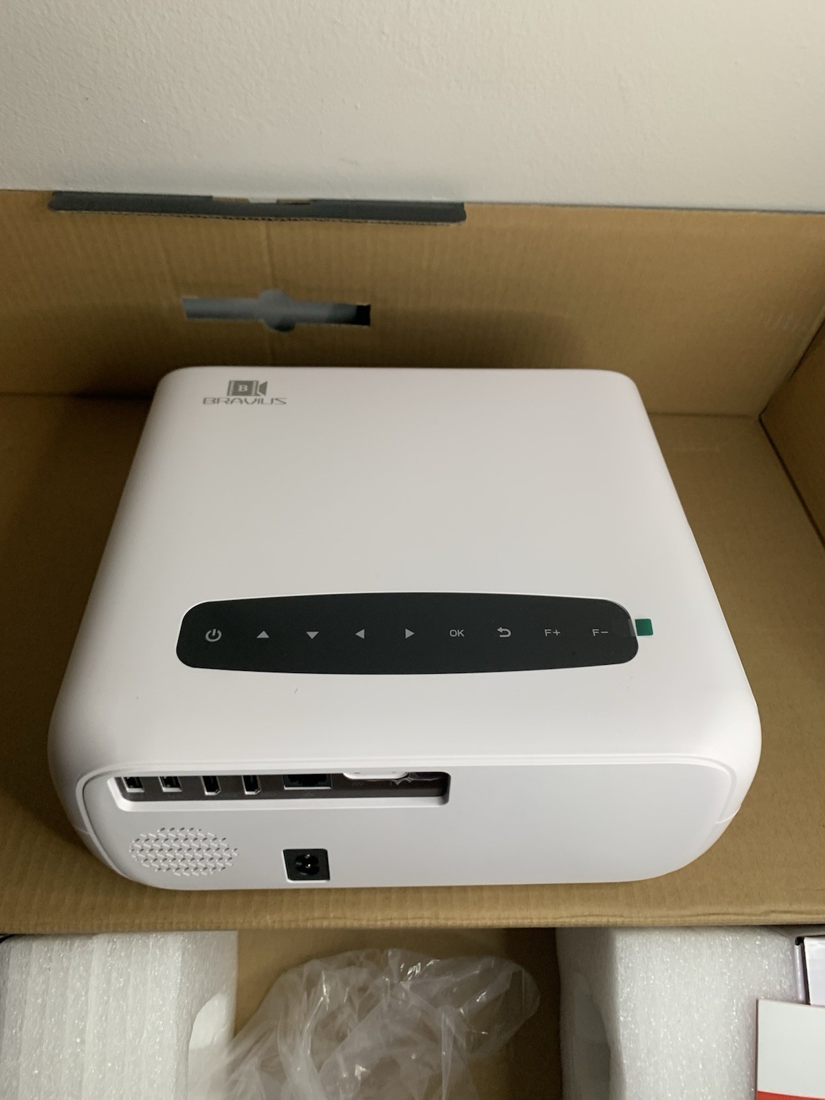 New Open Box Bravius Smart Projector HD Pro Series Model #TK -1200 STI -Read!
