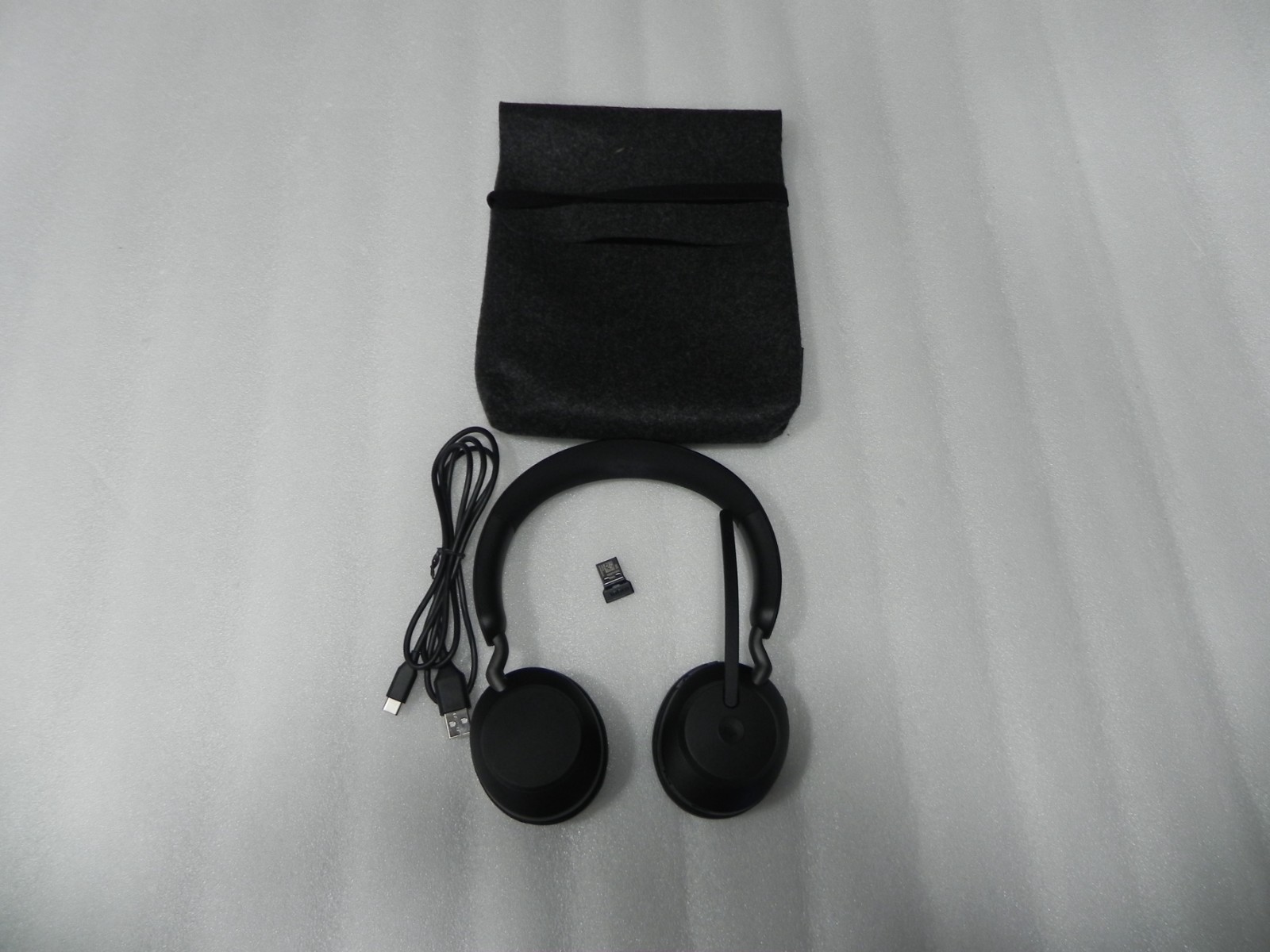 Jabra Evolve2 65 Stereo Wireless Headset W/ USB Jabra link 390, case, & cable