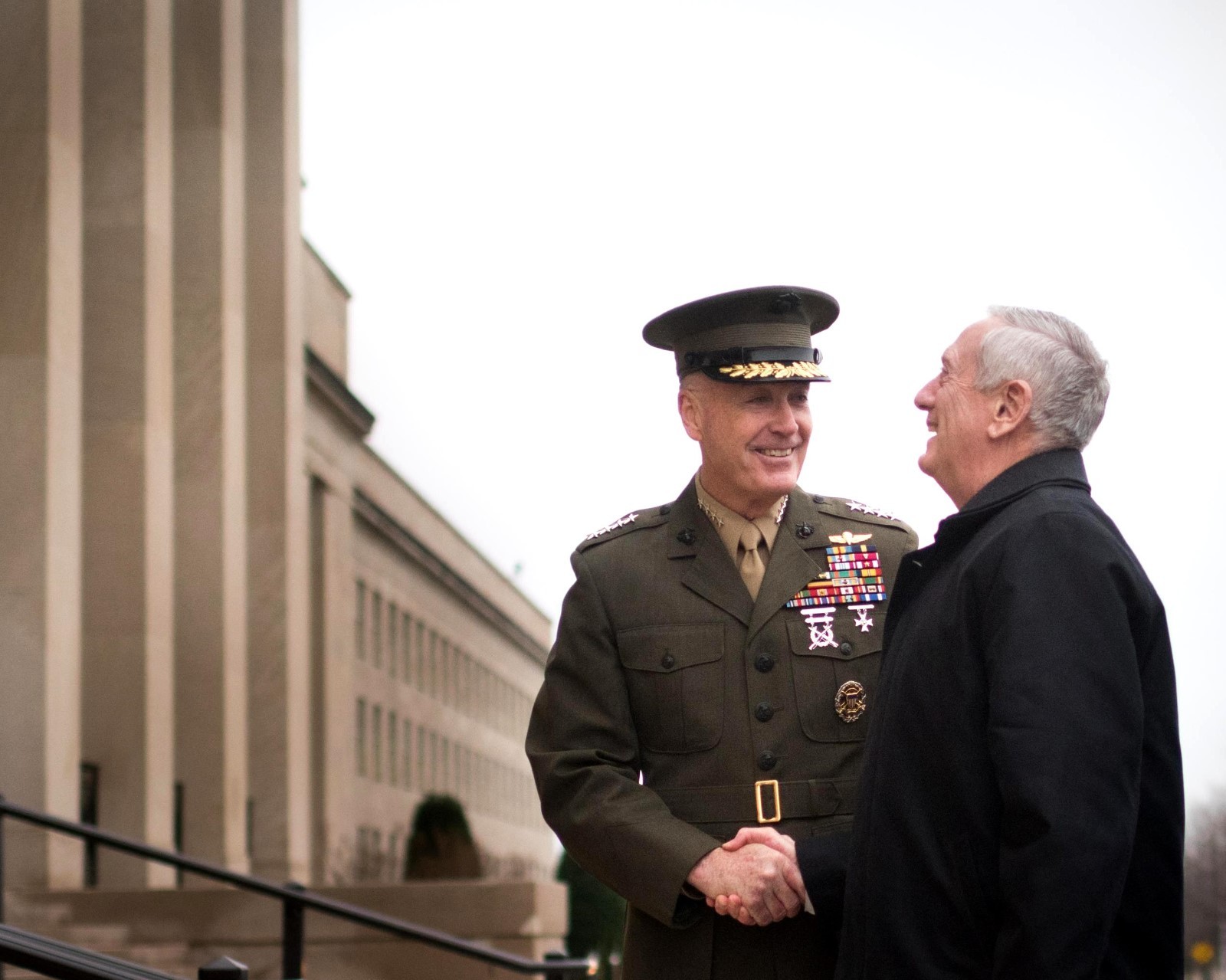 DEFENSE SECRETARY JIM MATTIS ON 1ST DAY w/ GEN JOE DUNFORD - 8X10 PHOTO (ZY-740)