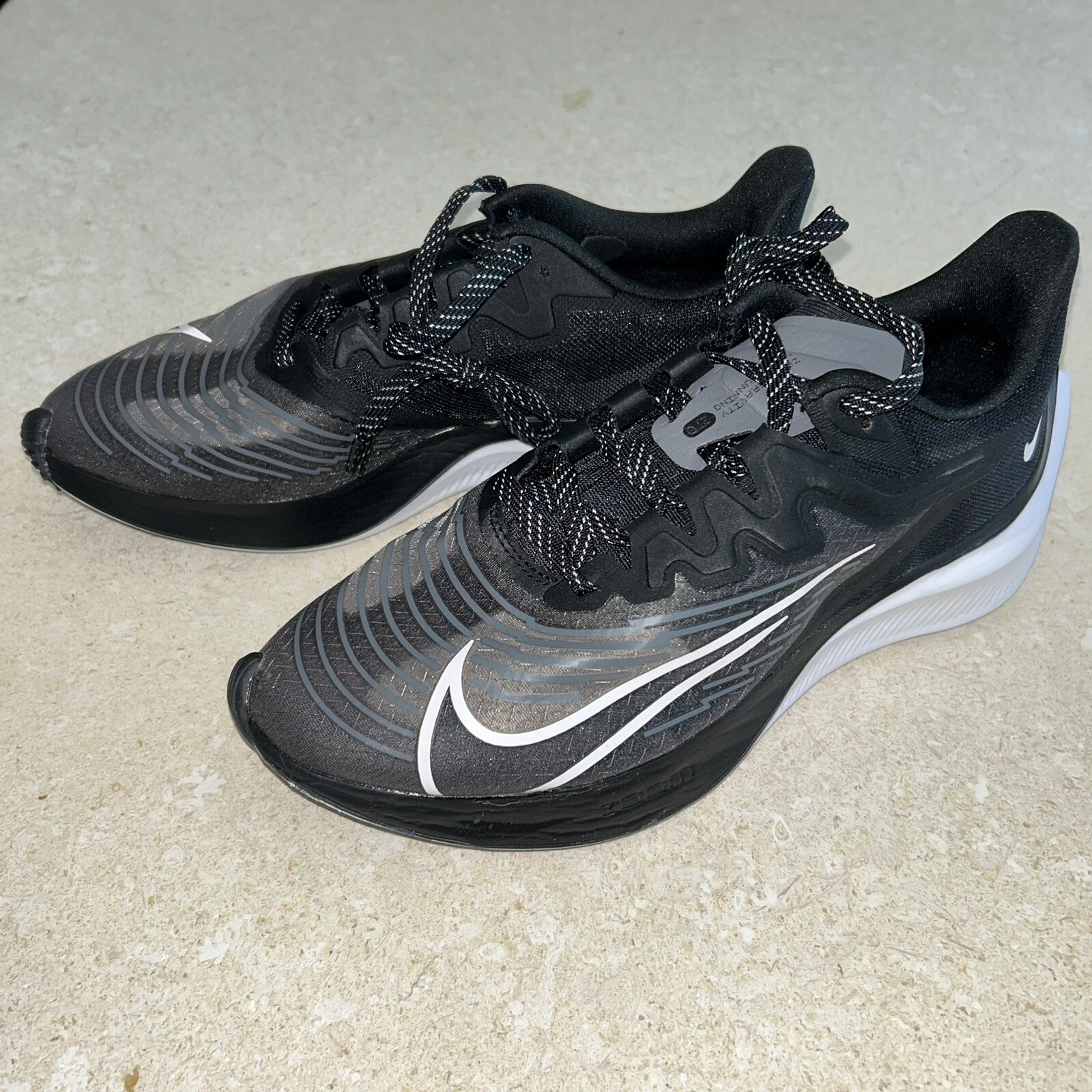 New Nike Zoom Gravity 2 Black Shoes Sneakers  Mens 8.5