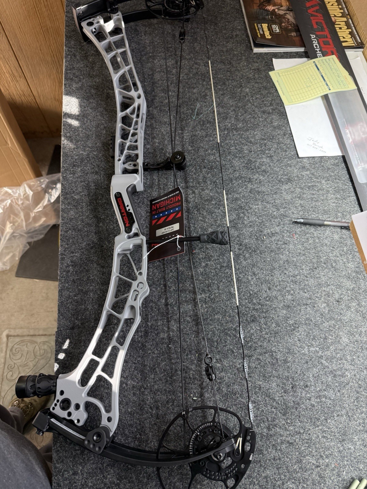 Darton Tritech 35 Right Hand 70 lbs Stone Riser w/Black Limbs