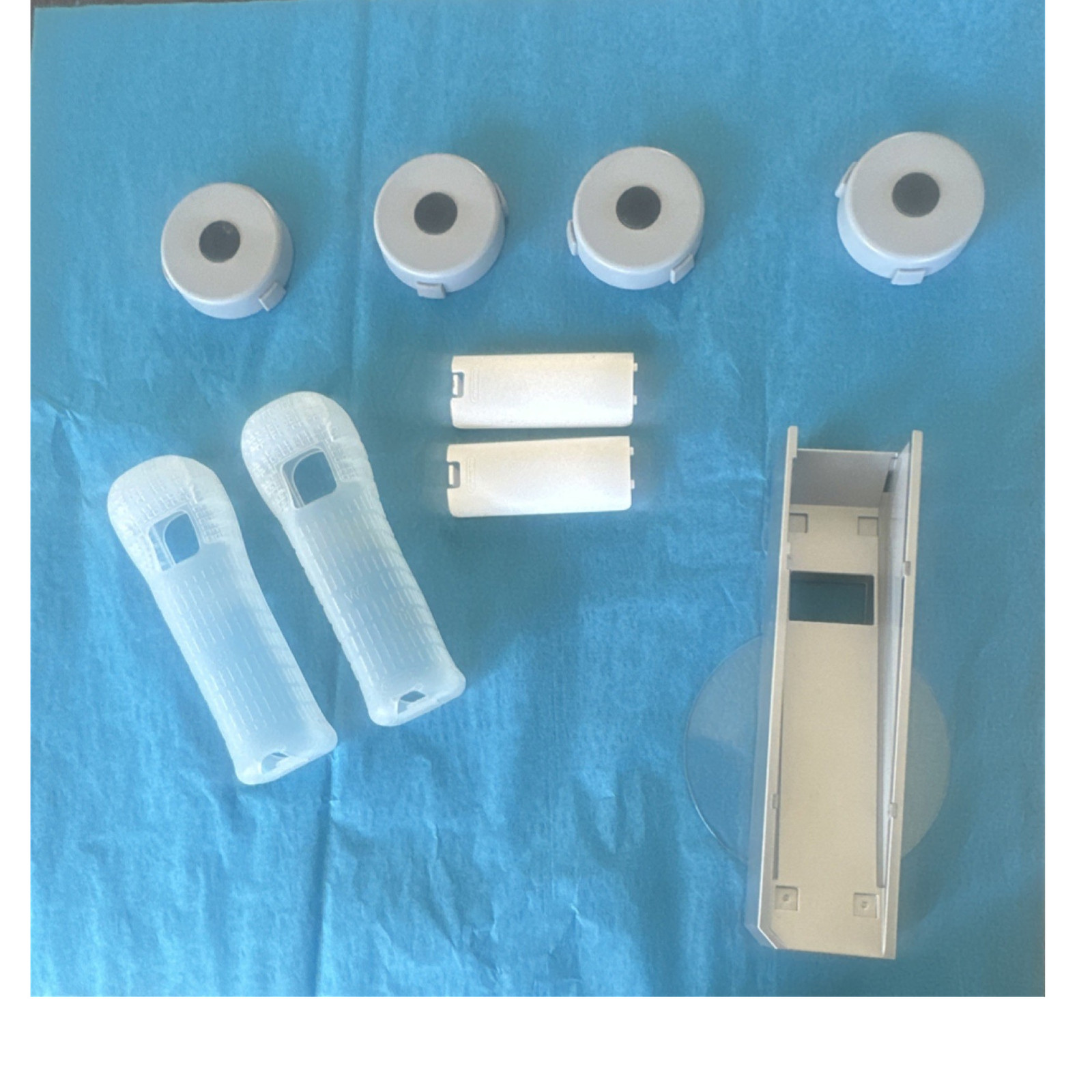 Nintendo Wii Stand & Accessories Set, Ergonomic Plastic, White/Clear
