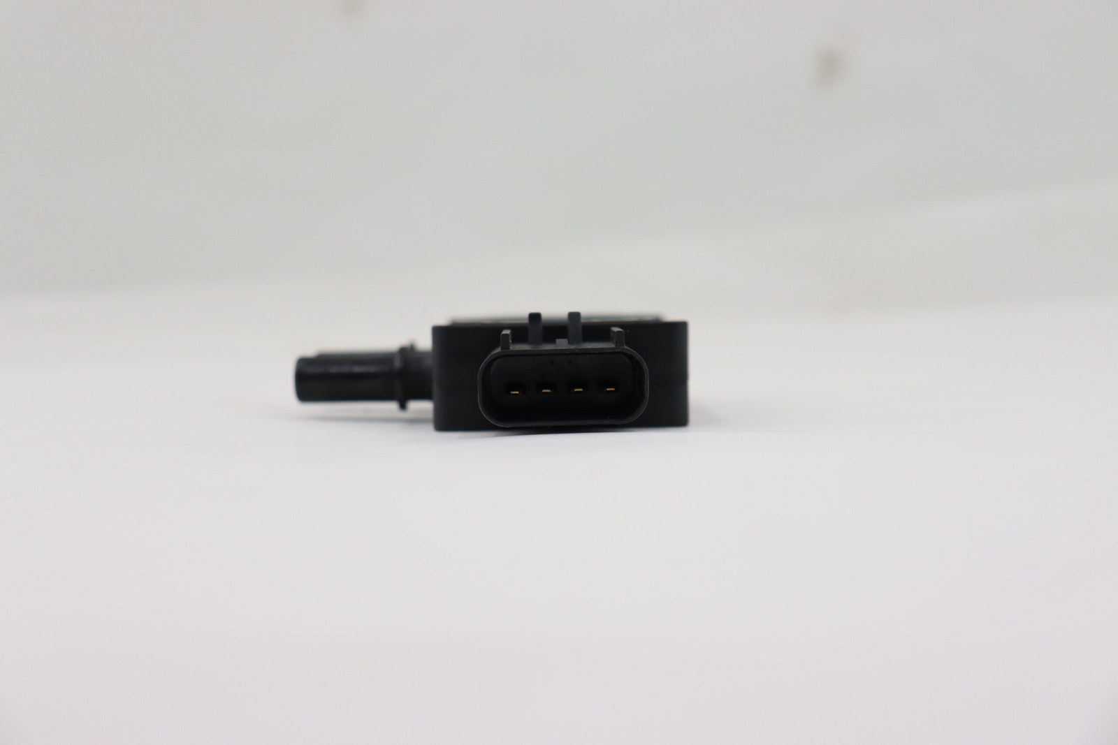 Used Mopar Differential Pressure Sensor 2871960 - Q229822