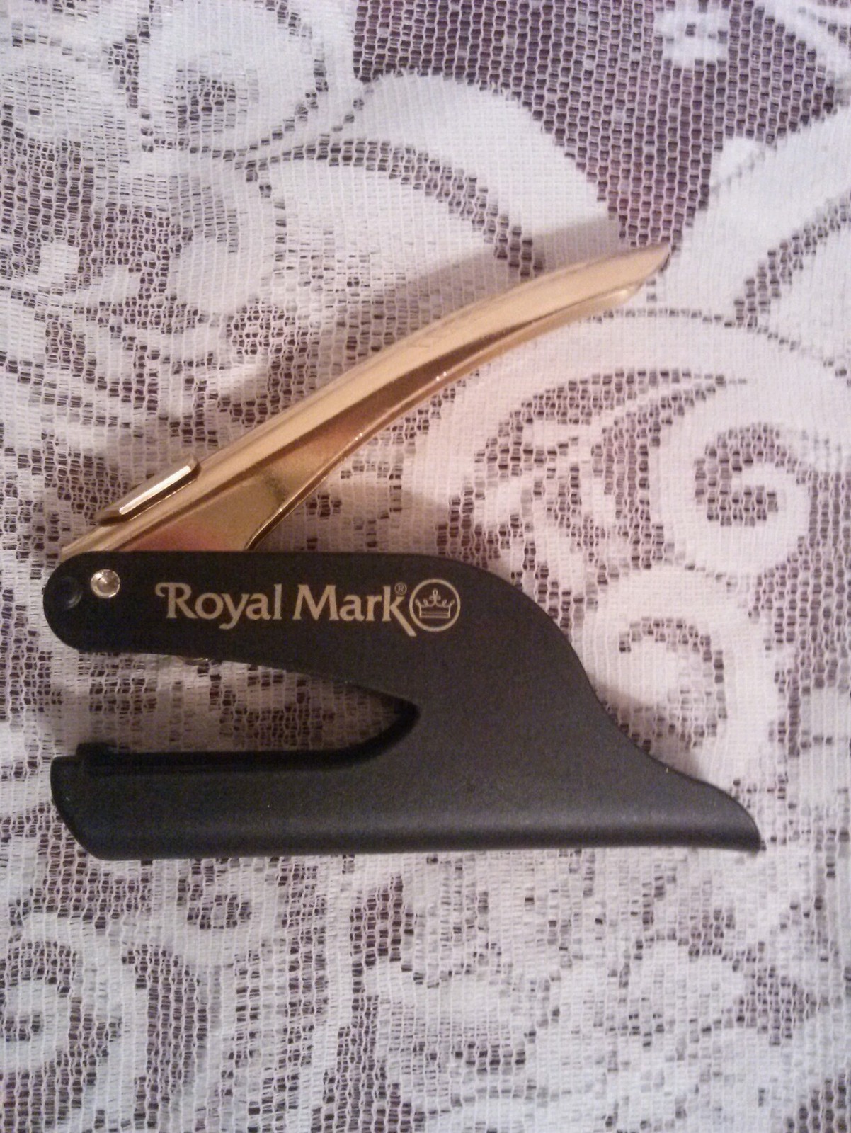 Royal Mark Embossing Tool in VGUC !