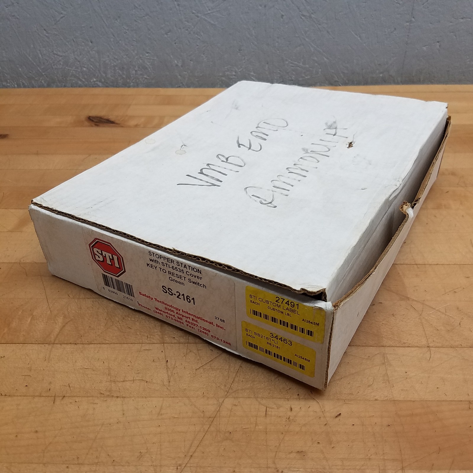 STI SS-2161 STOPPER STATION w/STI-6535 Cover Key to Reset Switch, Green - NEW