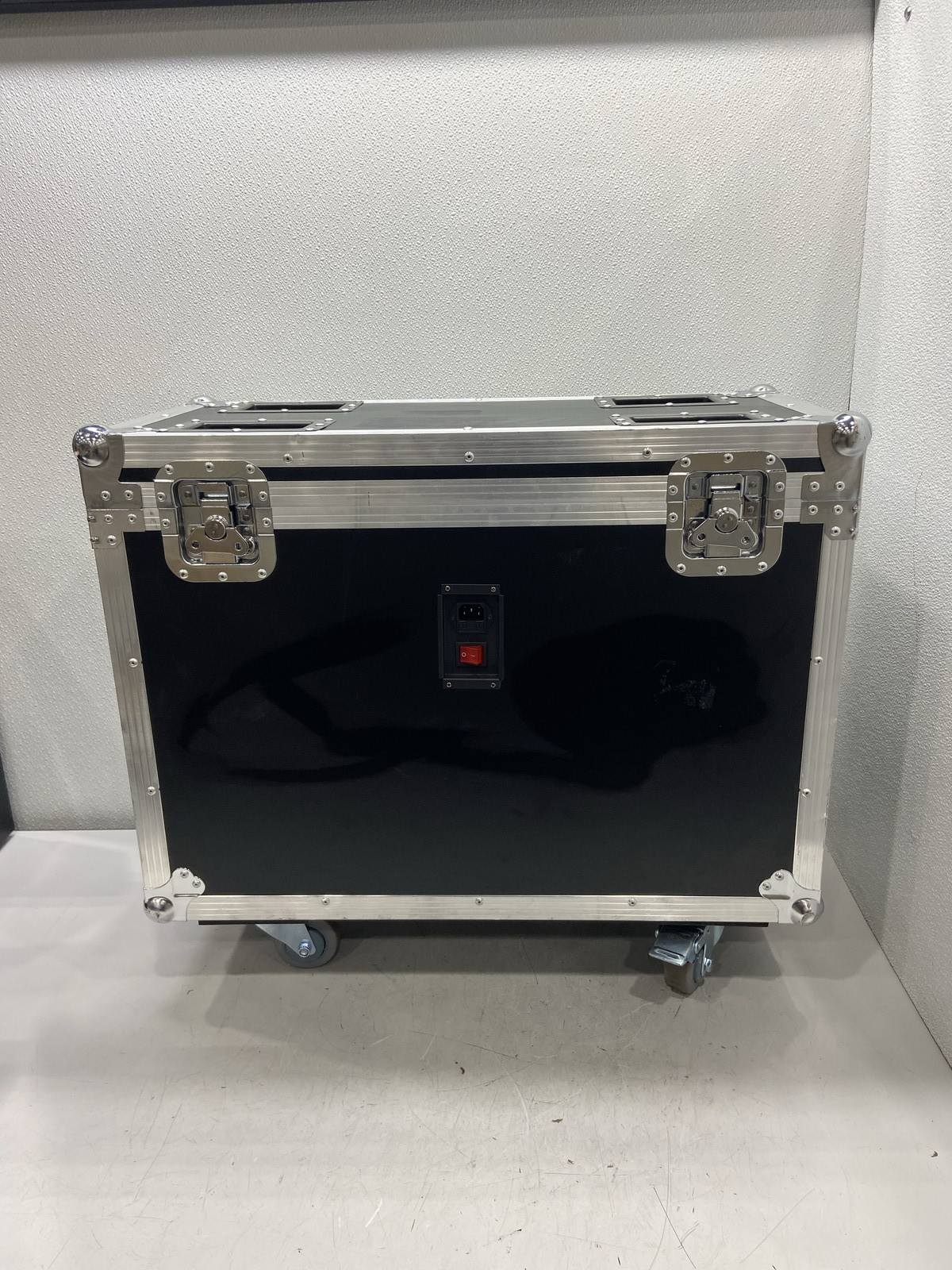 ProX Heavy-Duty Utility Flight Case with 4" Casters 20" x 20" x 22" XS-UTL9W