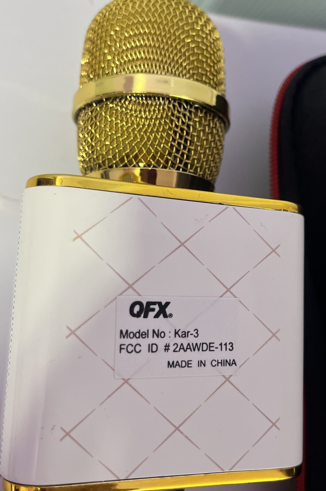 QFX Model Kar-3 Karaoke Microphone With Case And Cable UNTESTED White/Gold