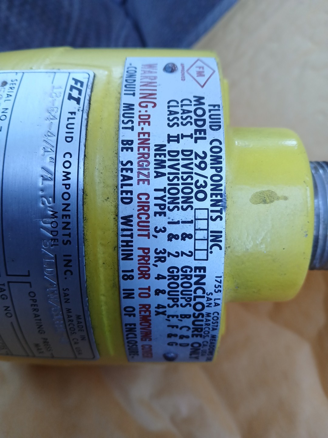 Fluid Components Inc. - P/N: 29/30 - Flow Transmitter