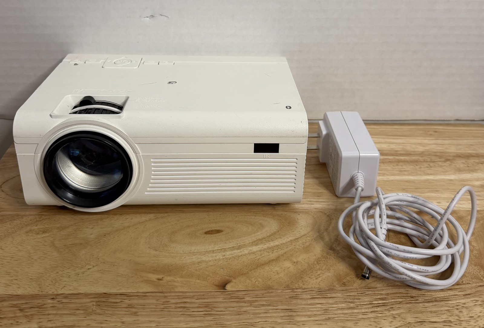 GPX PJ308W Mini Projector With Power Cable Bluetooth HDMI USB VGA AV Micro SD