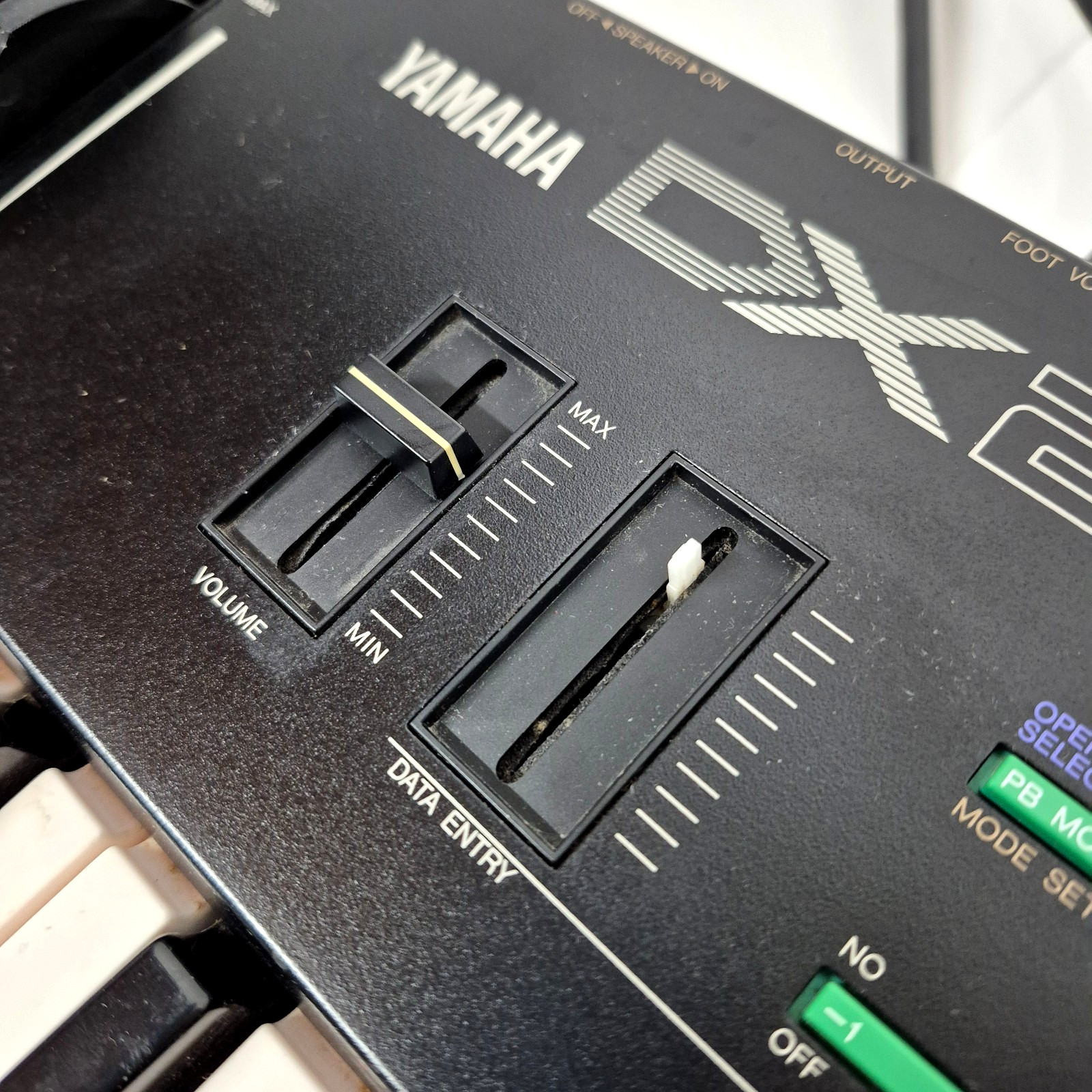 Yamaha DX27S FM Digital Programable Algorithm 61 Key Synthesizer Vtg 80's Japan