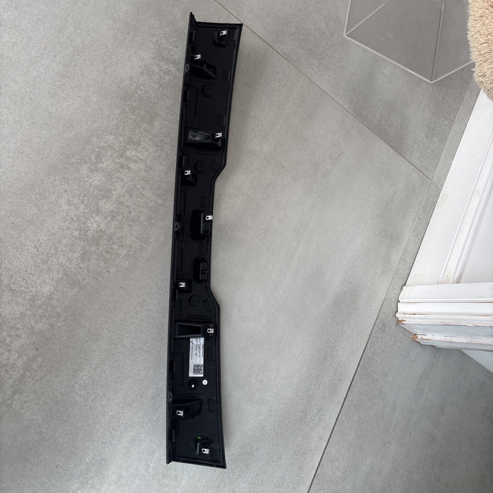 FISKER OCEAN FRONT BODY TRIM PANEL - BETWEEN BUMPER AND BONNET - GENUINE