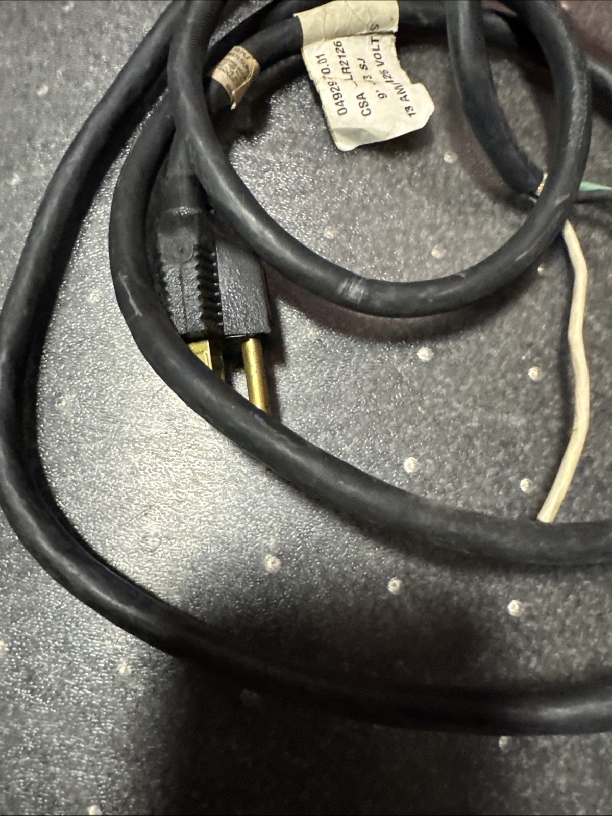 6’ Black Replacement 13 Amp 125 Volt Plug Light Use