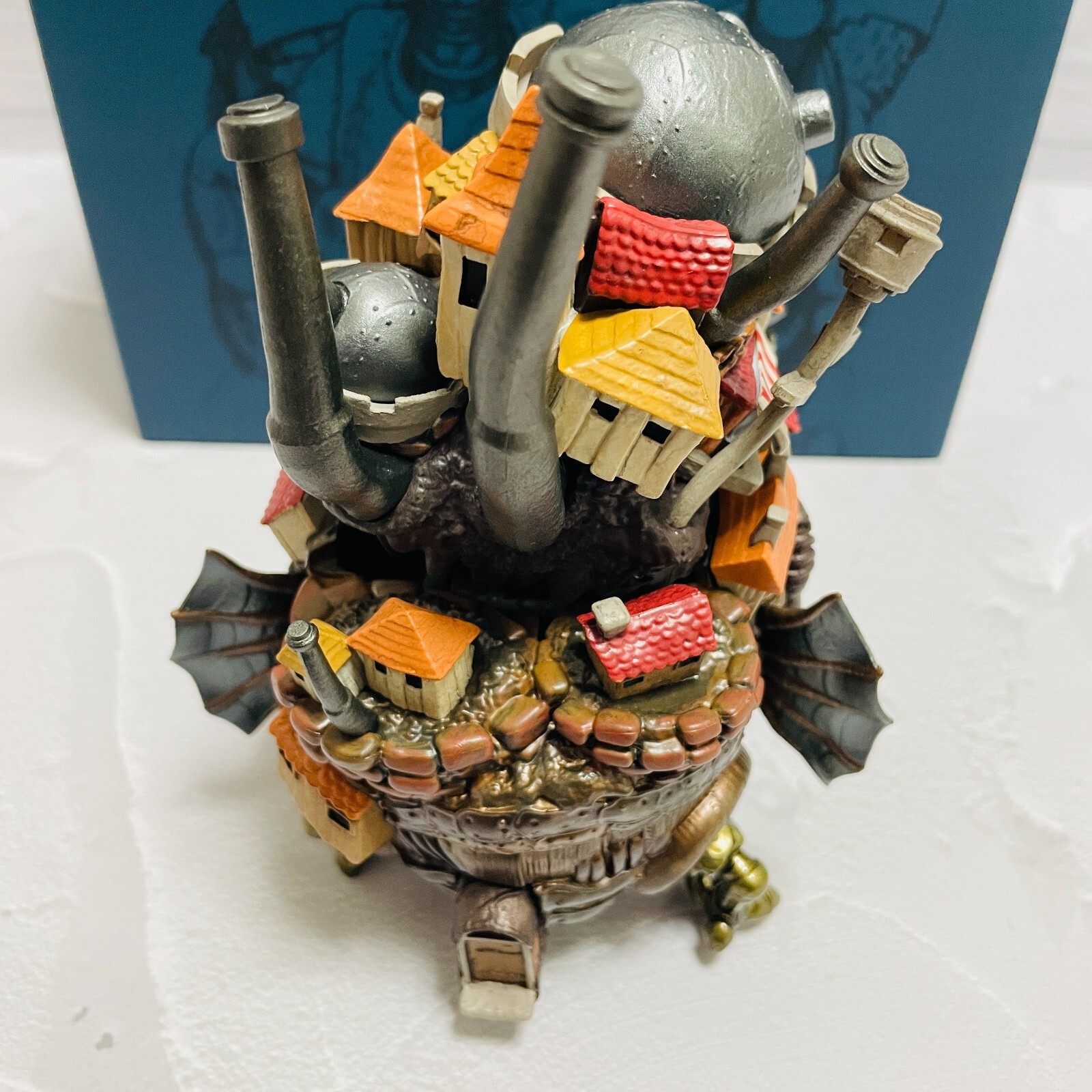 Studio Ghibli Howl's Moving Castle figure that actually works New