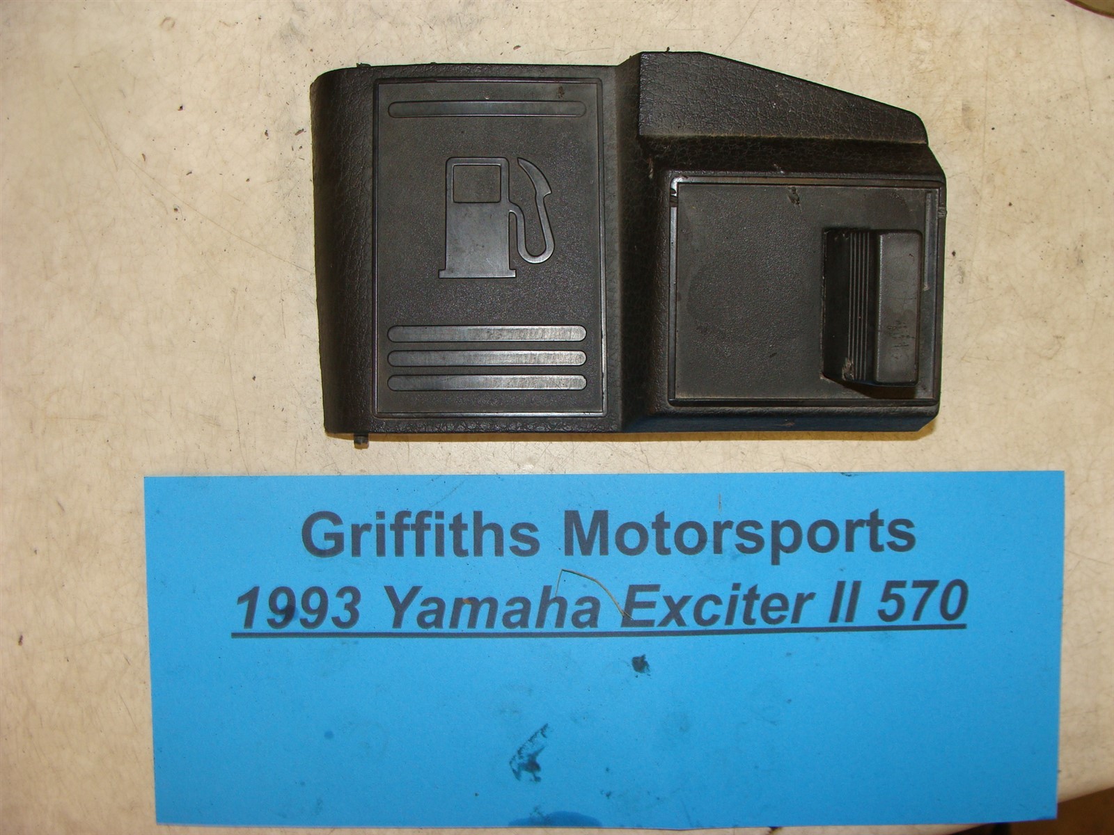 1993 YAMAHA EXCITER 2 II 570 EX570 gas fuel cap flap access door cover