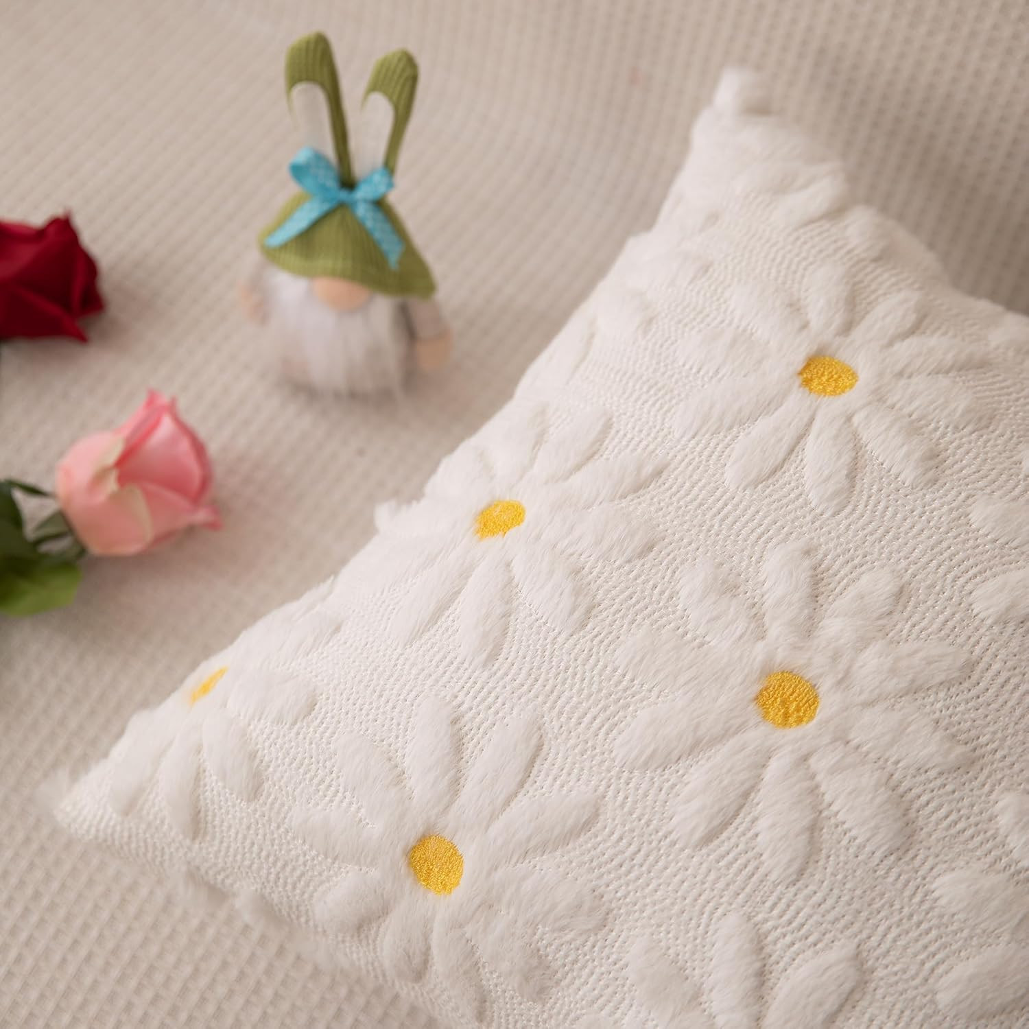 Spring Summer Pillow Covers 18X18 Inch Set of 2 White Daisy Flower Outdoor Farmh