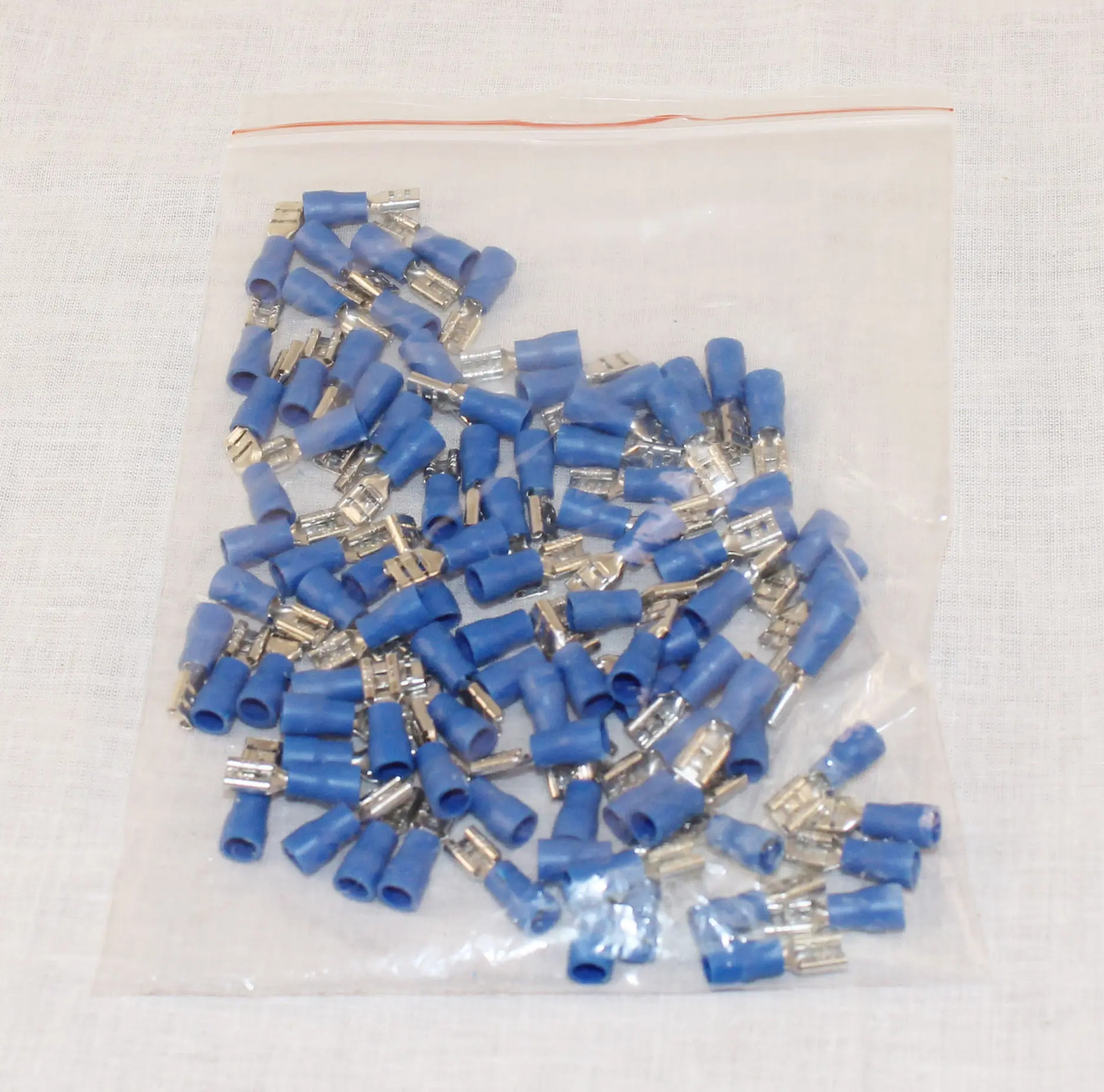 100Pc Female Spade Insulated Connectors Crimp Electrical Wire Terminal 16-14 AWG