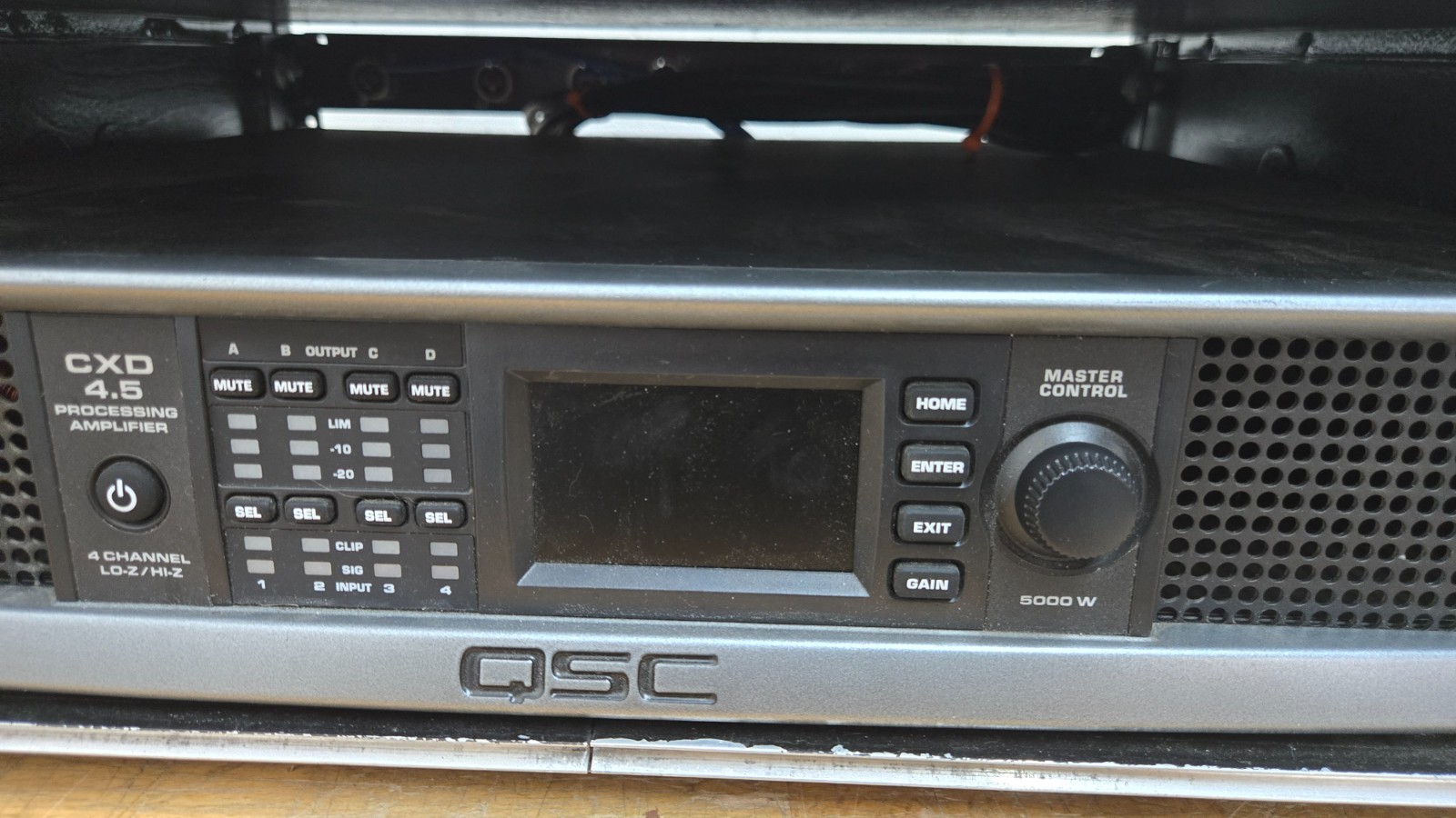 QSC CXD 4.5 Multi-Channel System Processing Amplifier, 4-Channel Low-Z, Hi-Z