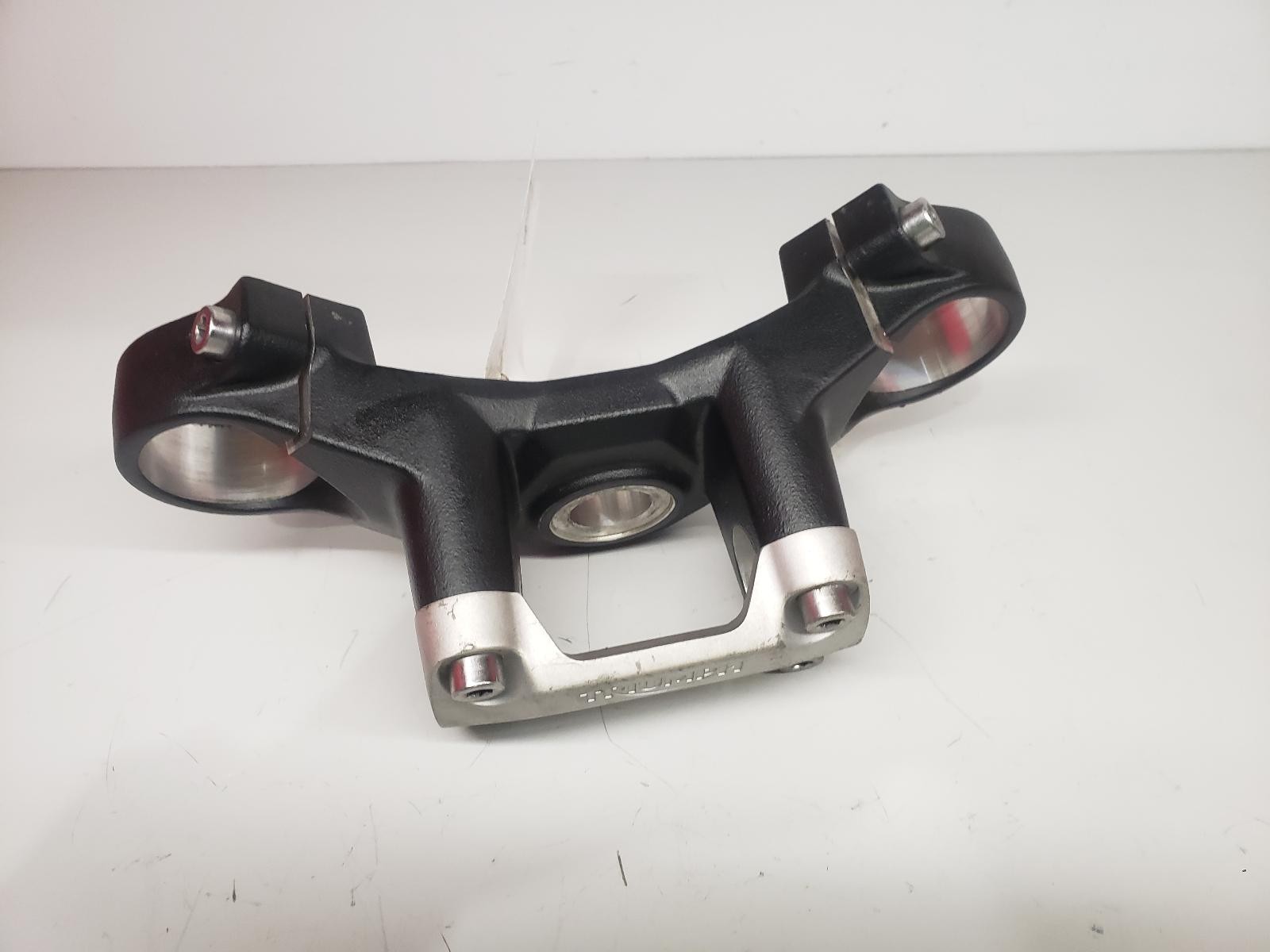 2024 TRIUMPH TRIDENT 660 TOP YOKE