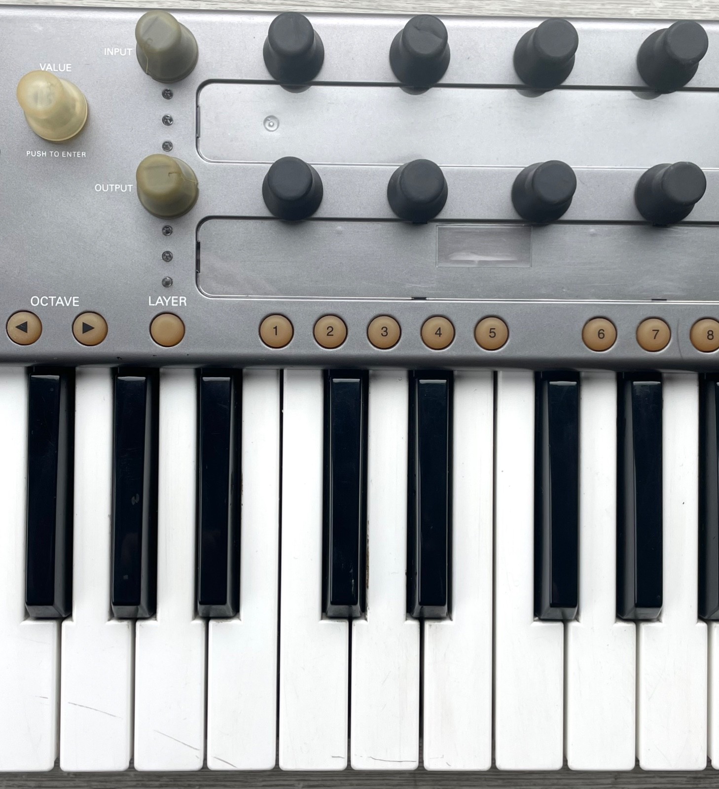 Alesis Photon X25 USB/MIDI Keyboard Controller Powers On Working but Read