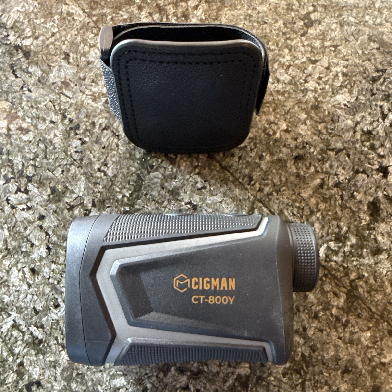 Cigman CT-800Y Golf Rangefinder w/Magnetic Harness