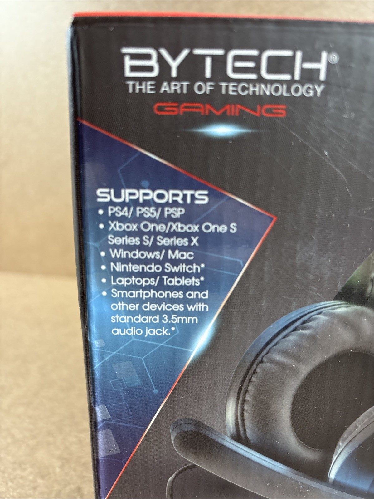 BYTECH Gaming Headset with Backlight 3.5MM Adjustable Volume & Headband NEW!