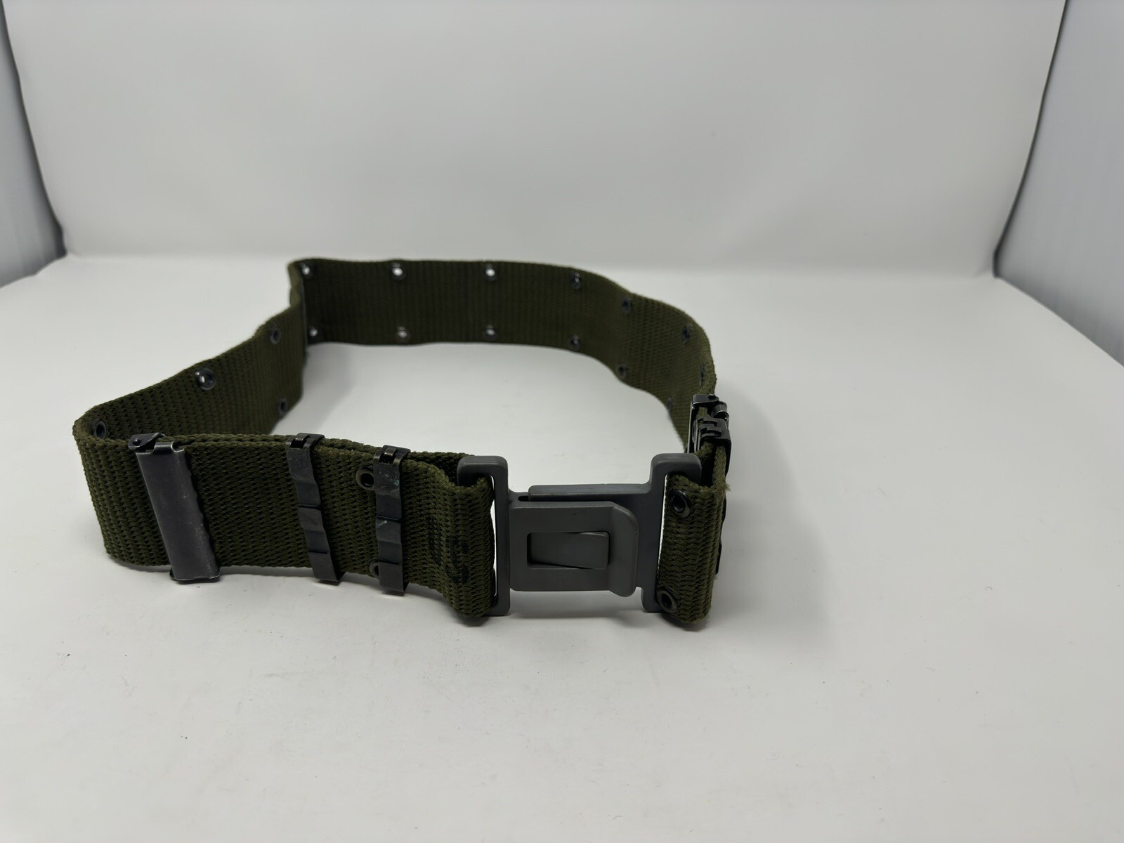 USGI Military LC2 Nylon Web Pistol Belt - Size Medium - Gray Plastic Buckle