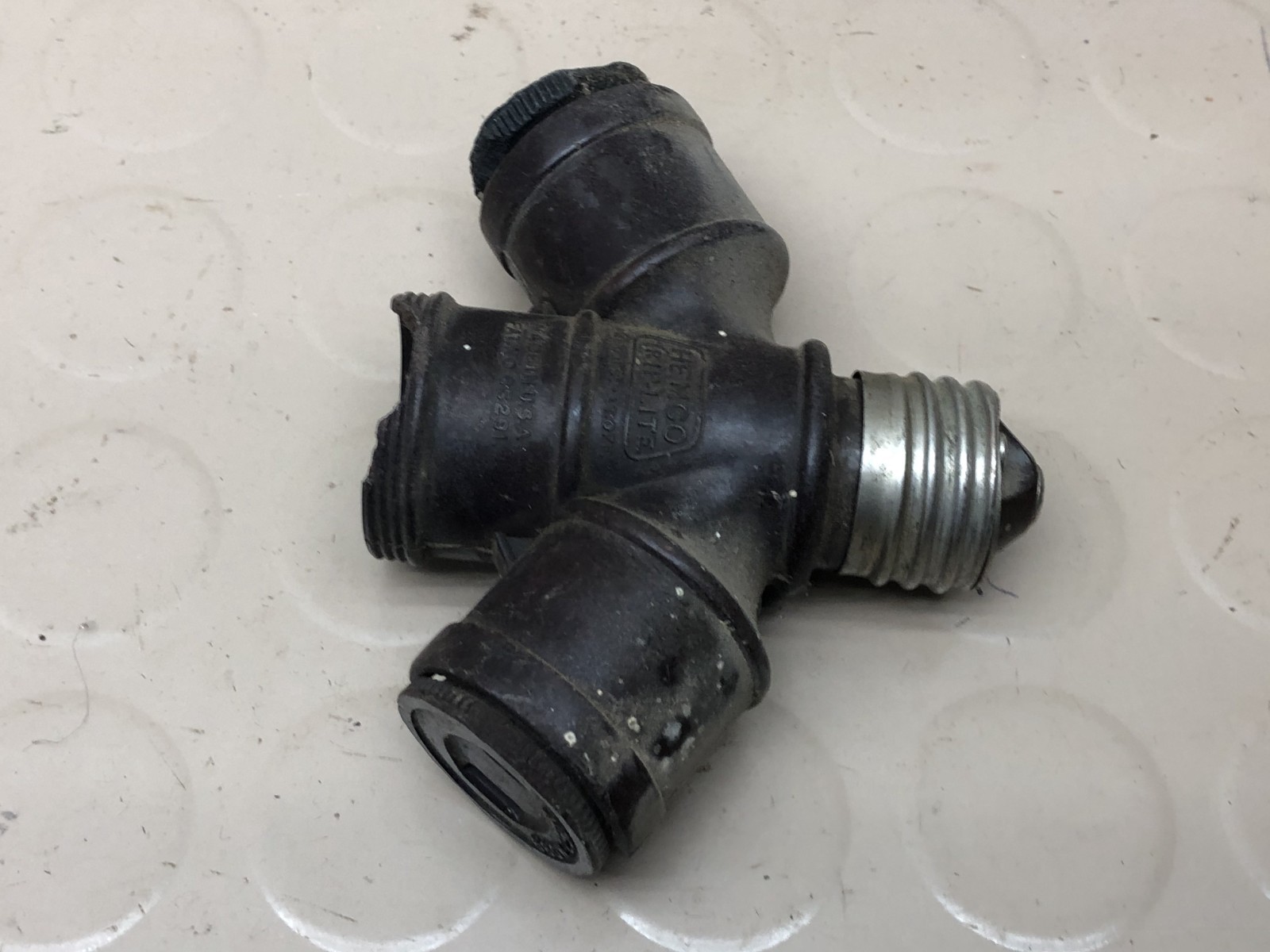 vintage Bakelight Hemco trip-lite Triple Socket + inserts
