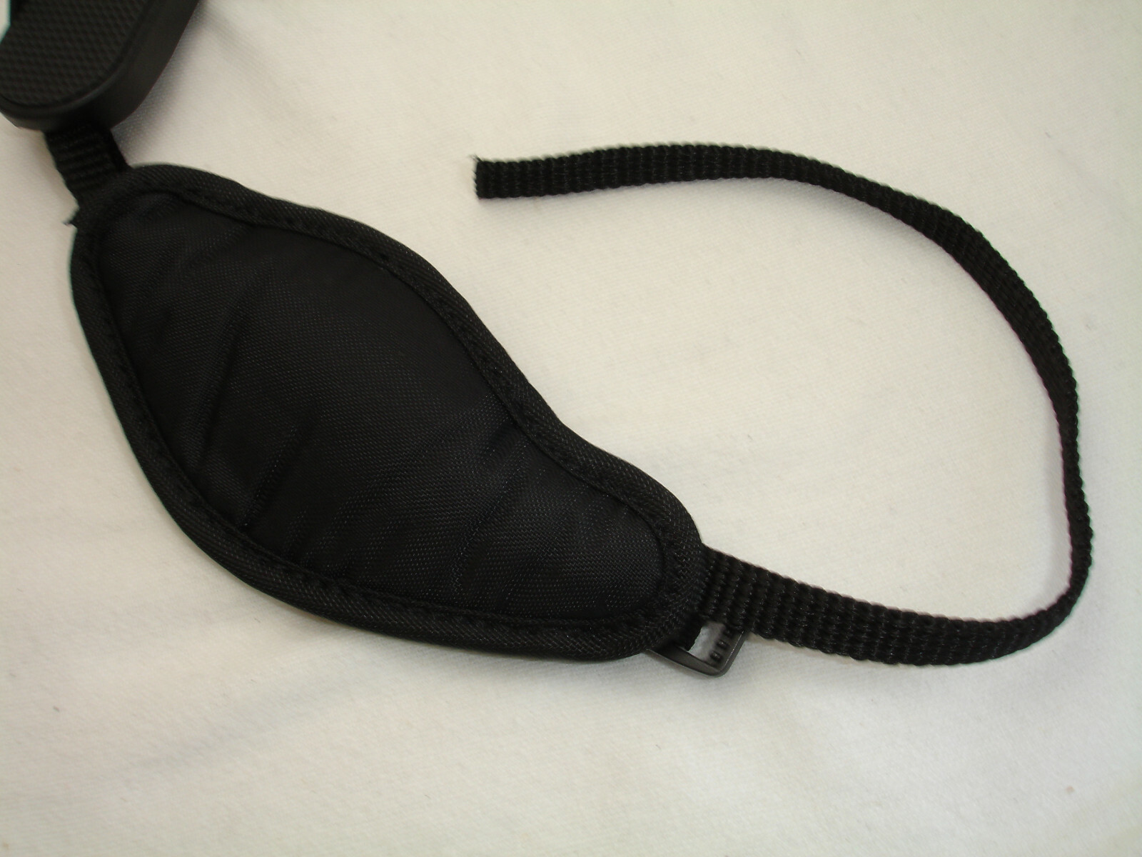 G. Grip LH camera strap , Japan