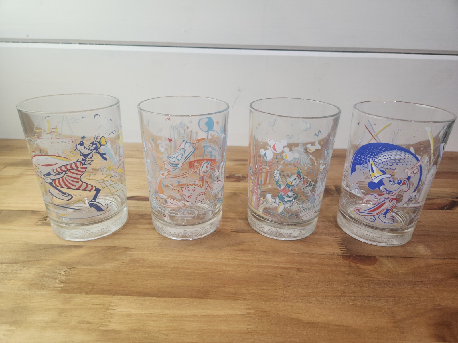 Walt Disney Glasses Lot Of 4 25th Anniversary Mickey Goofy Donald Duck Lumiere