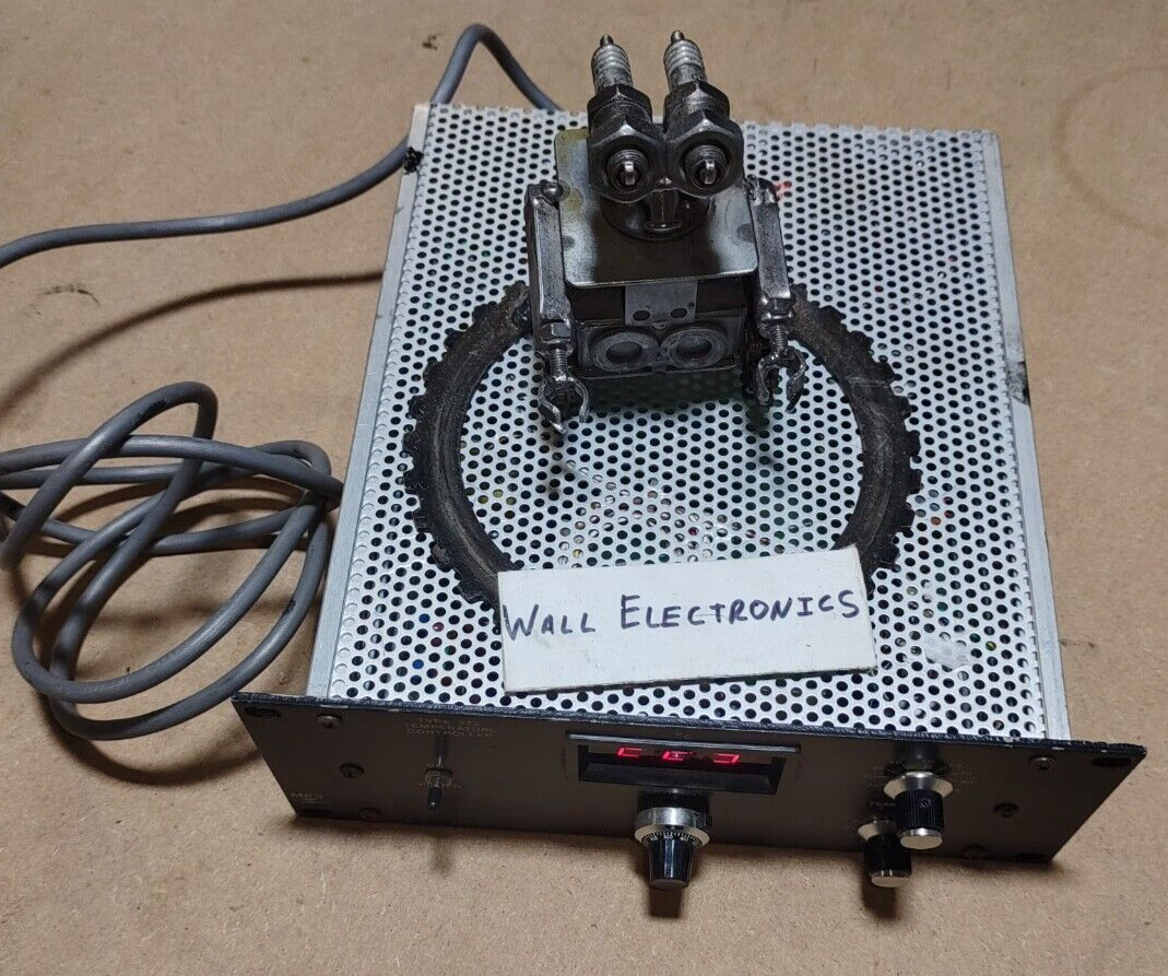 MKS Type 272 Temperature Controller =Used= Tested = Working =