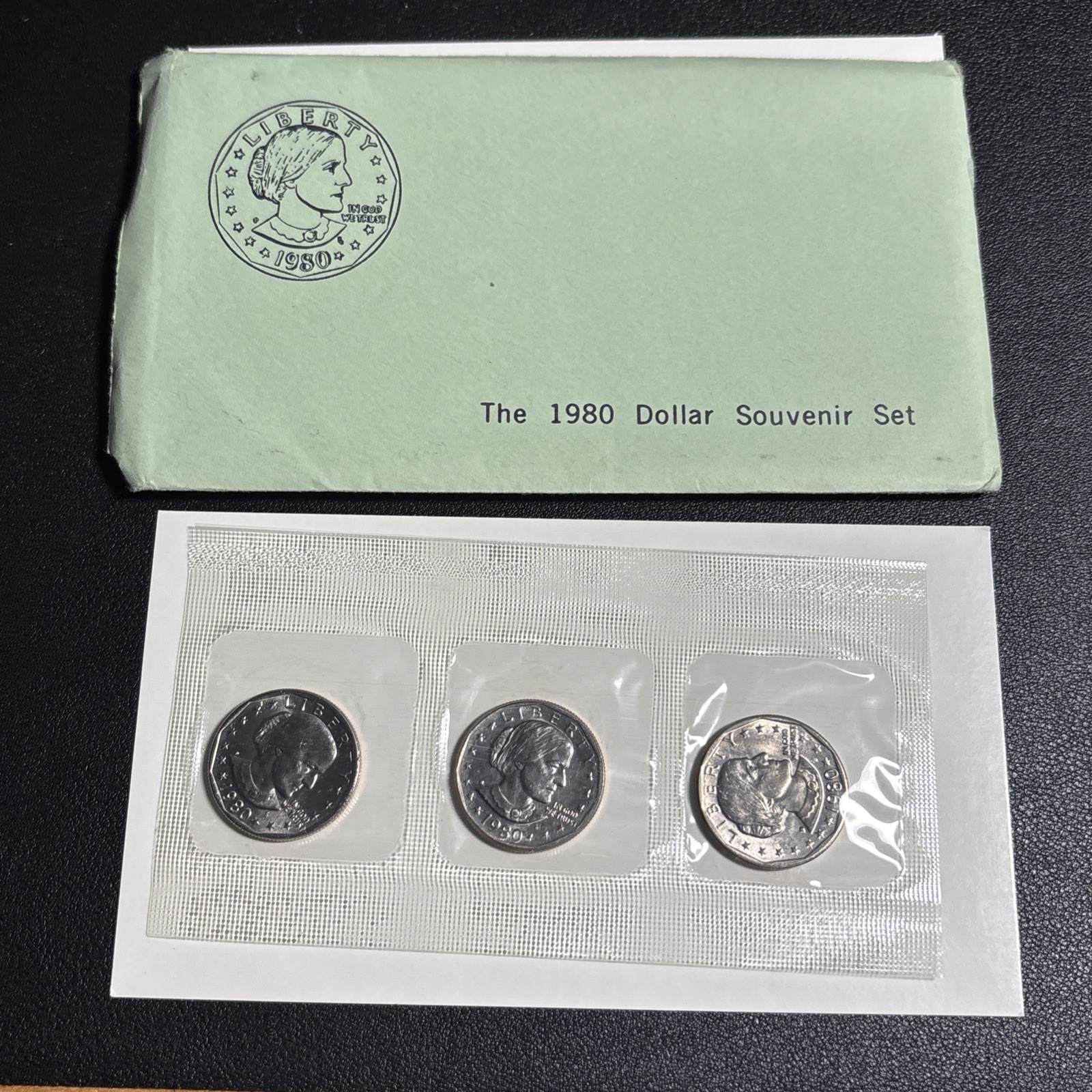 1980 P D & S US Mint Unc Susan B. Anthony Dollar Souvenir Set Free Shipp #GZ167