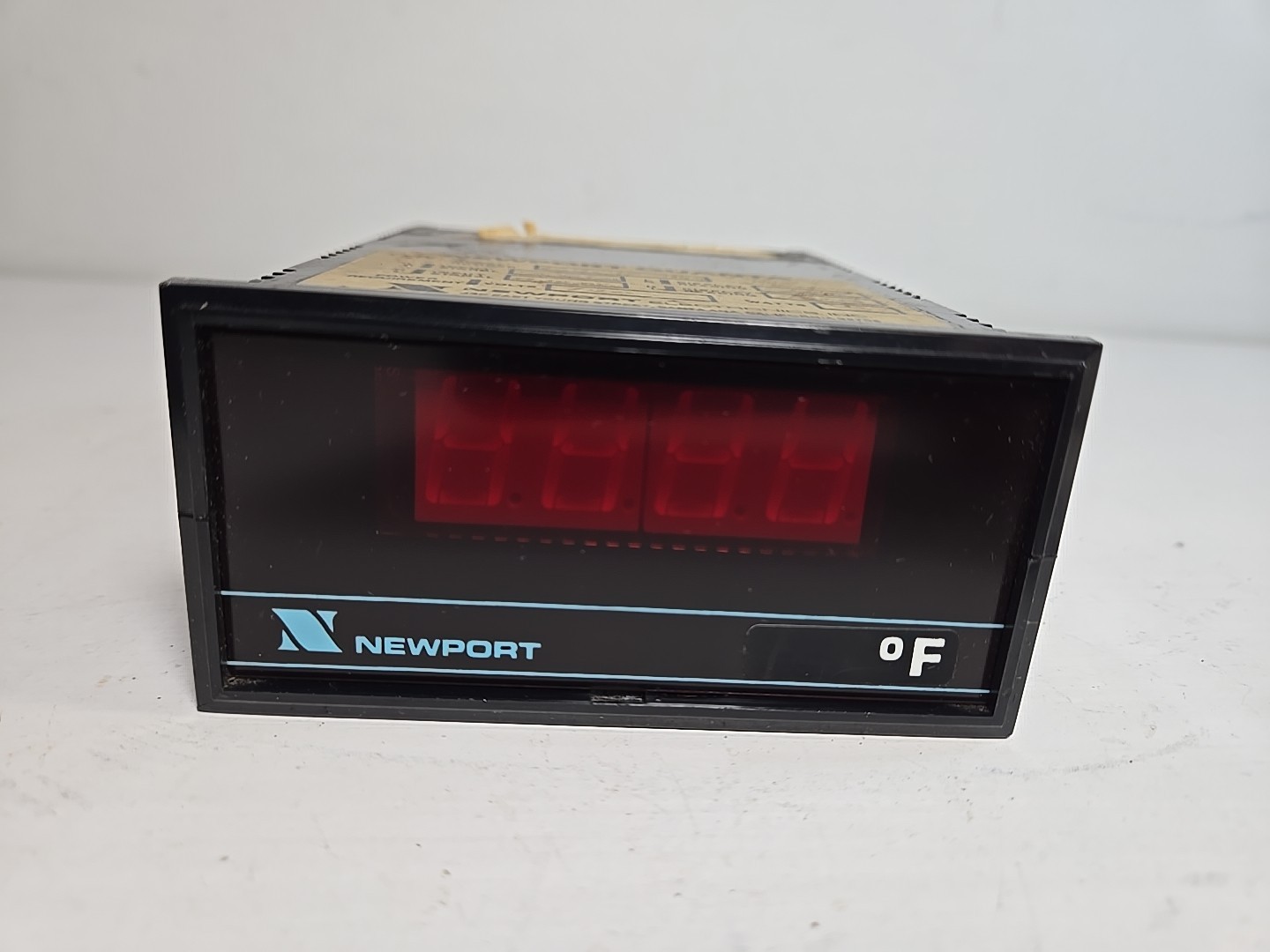 TEMPERATURE DISPLAY PANEL METER NEWPORT QUANTA Q2040-TDF1