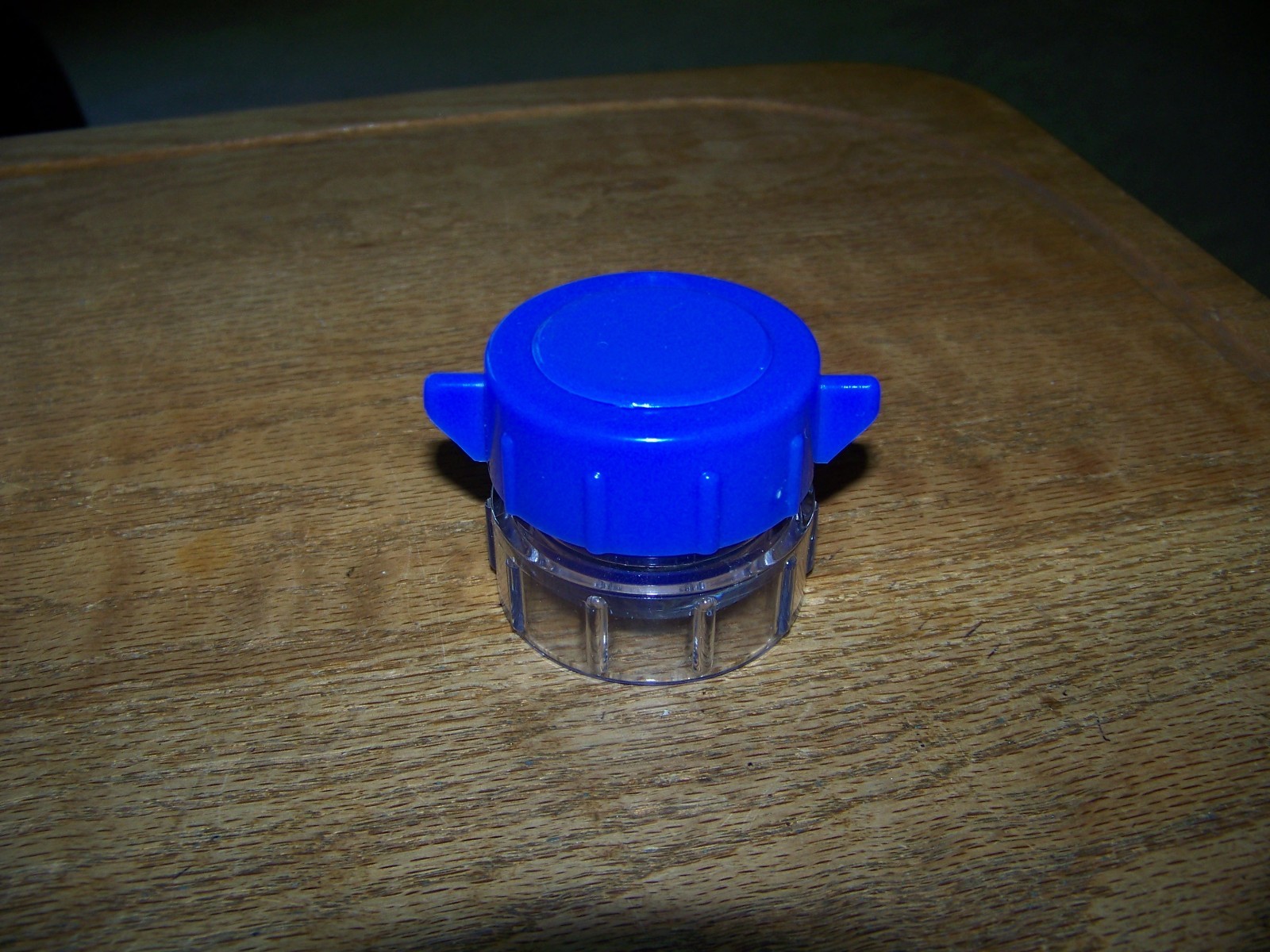 New Vitamins Tablets Pill Crusher with Storage Compartment on Top Blue NEW